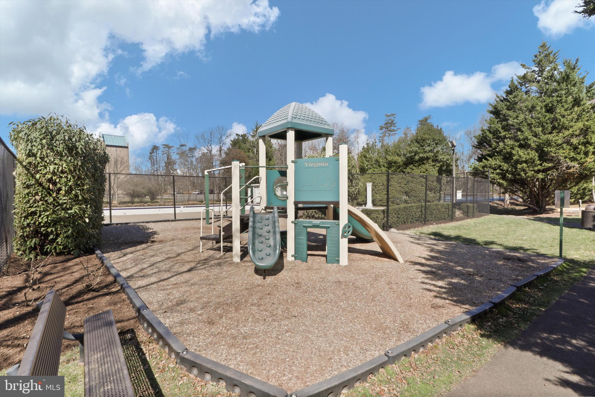 WOODGATE MANOR - Residential