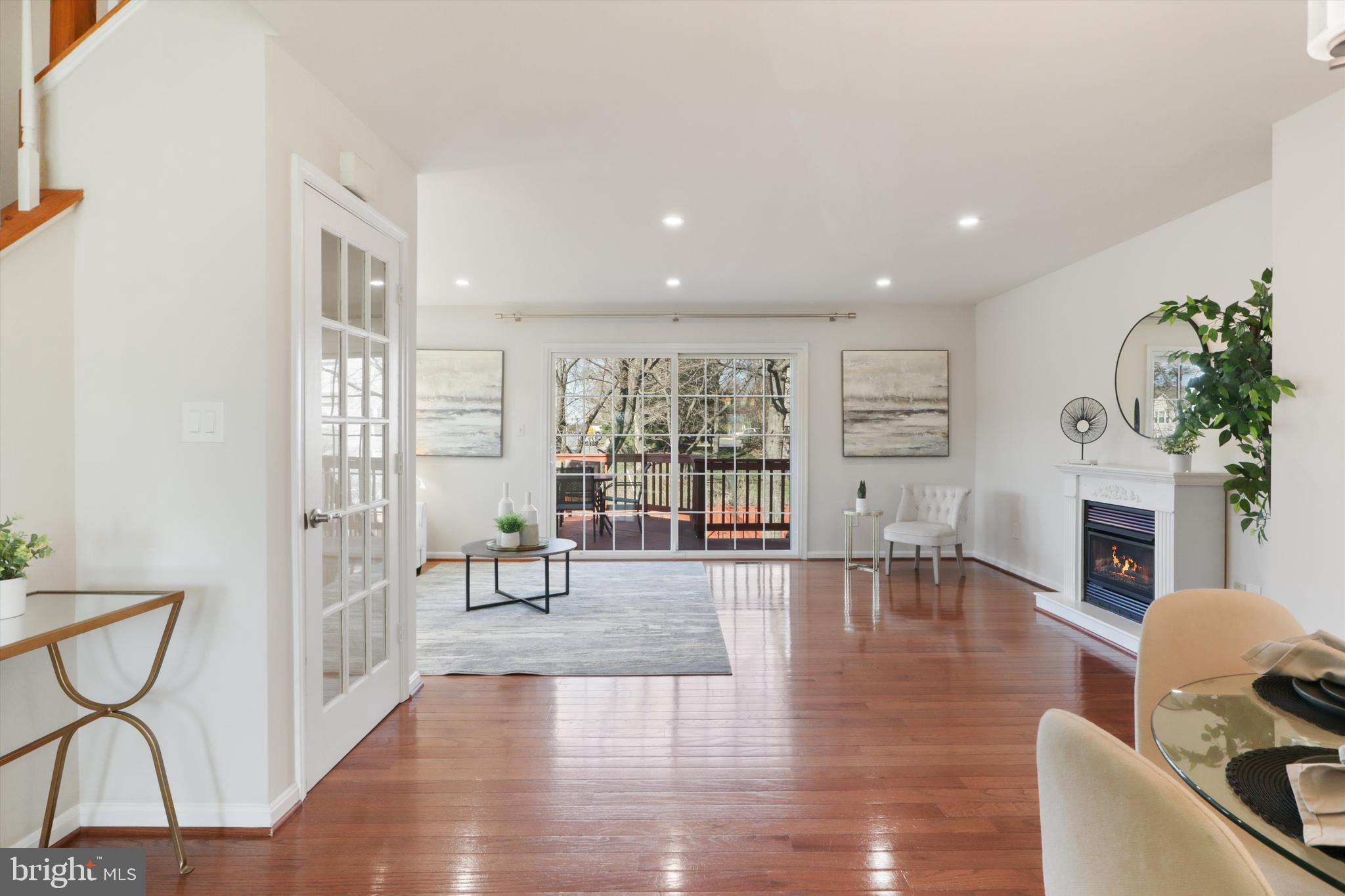 WOODGATE MANOR - Residential