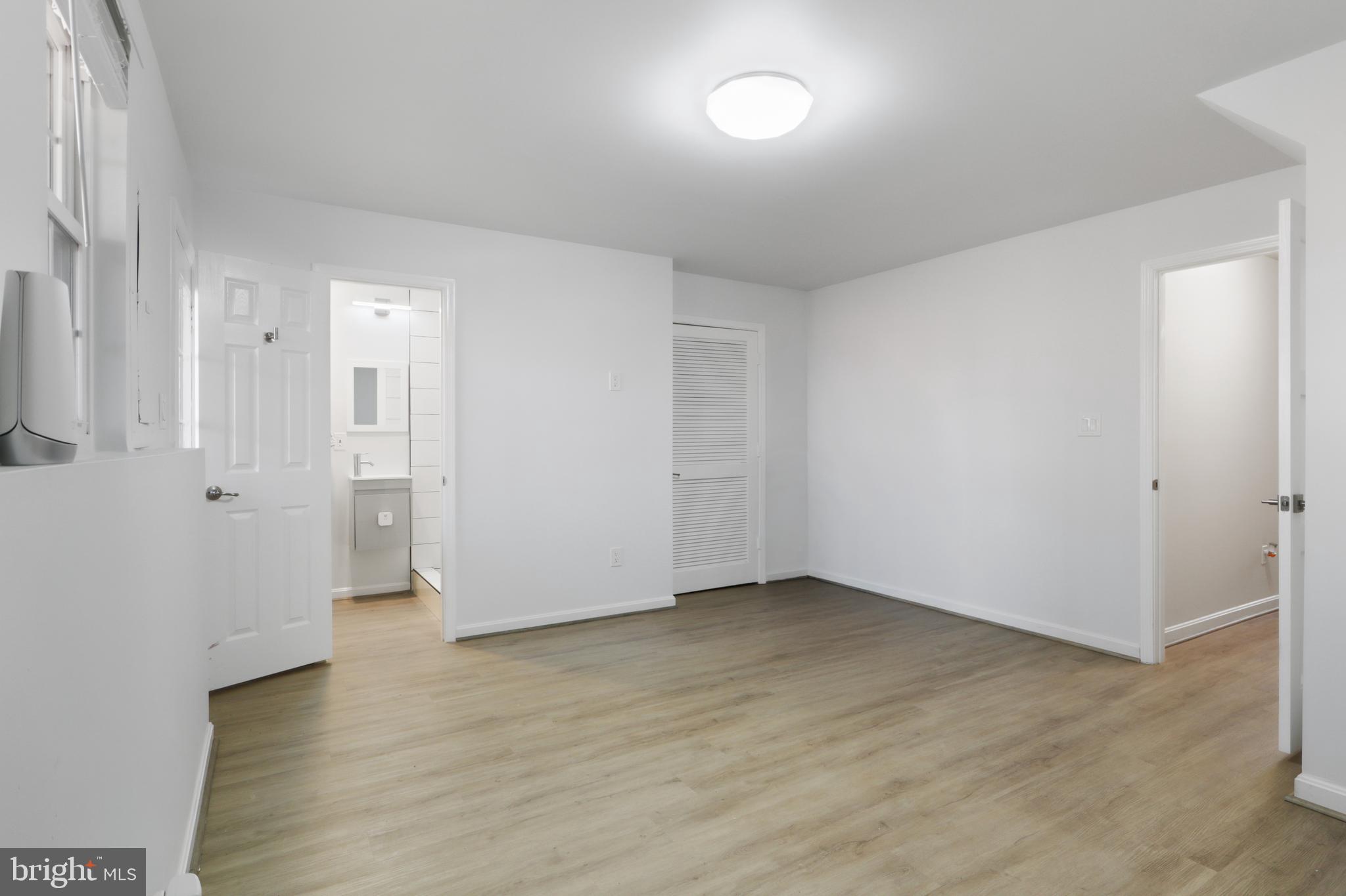 WOODGATE MANOR - Residential