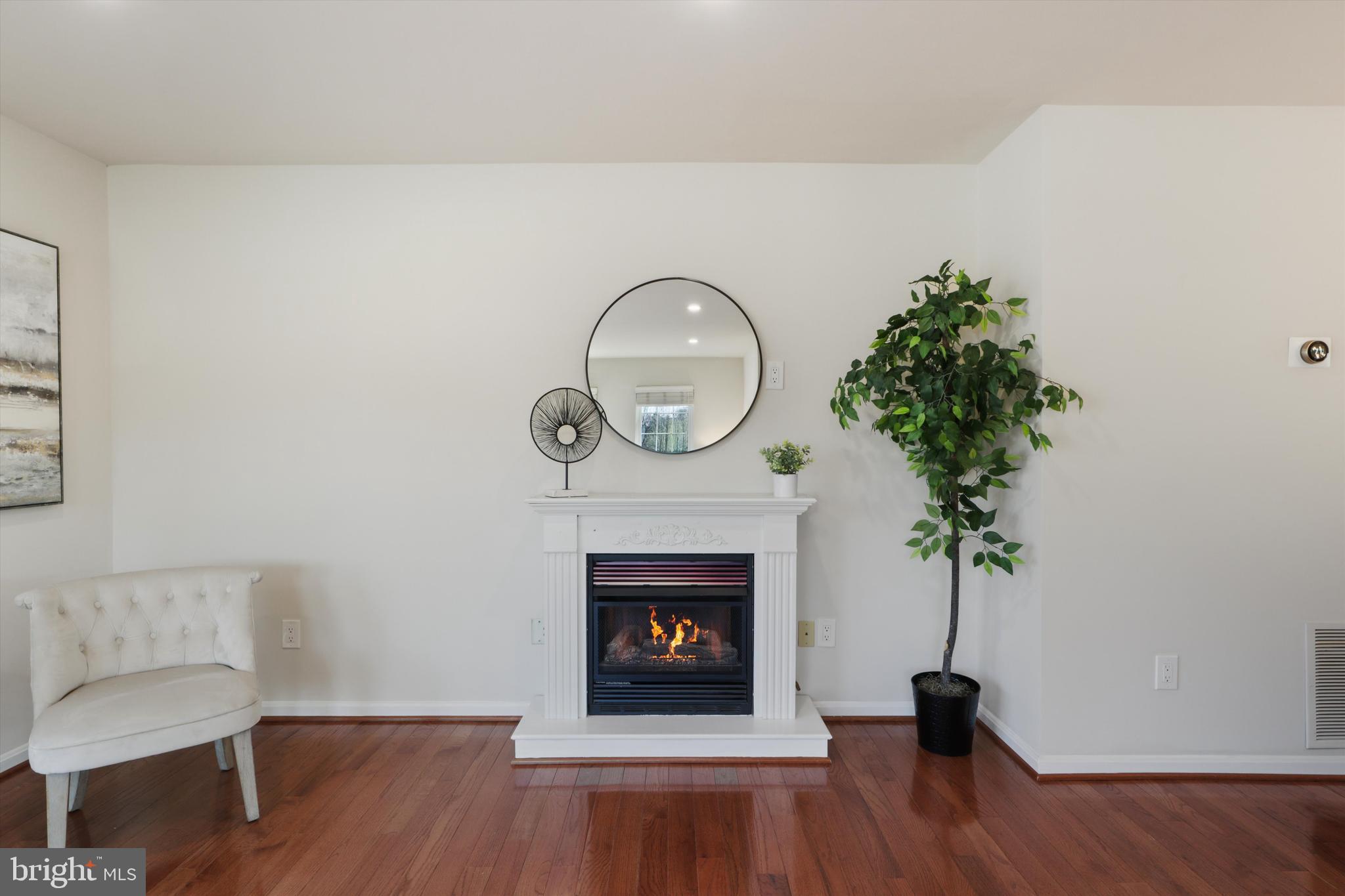 WOODGATE MANOR - Residential