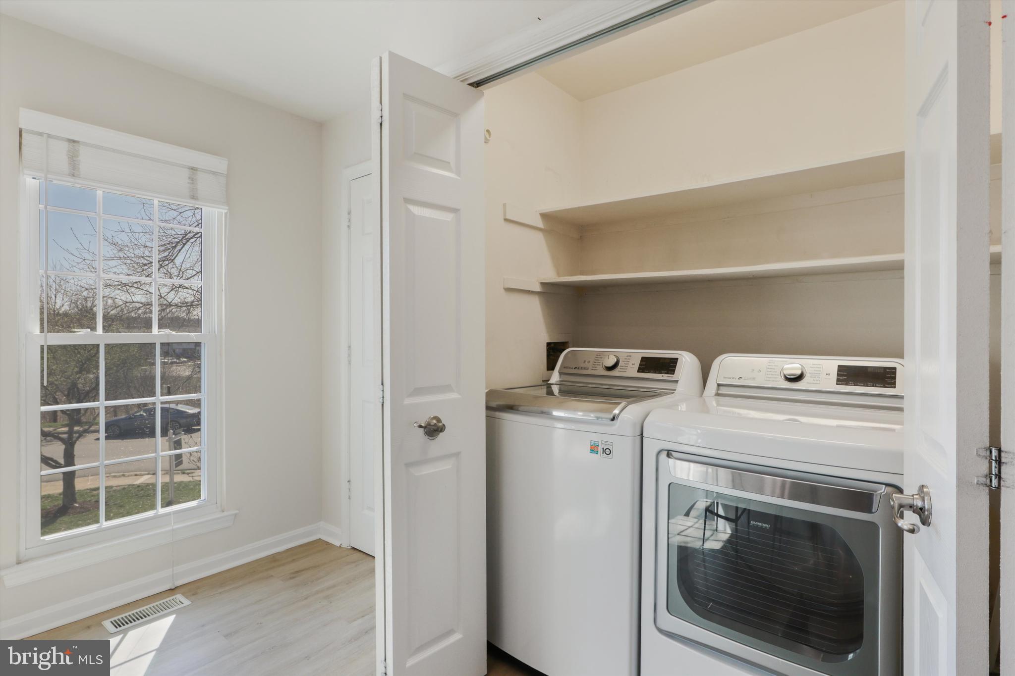 WOODGATE MANOR - Residential