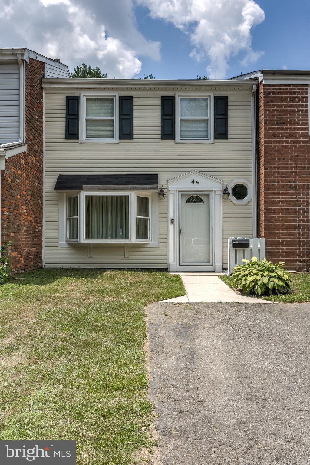 Move right into this fresh & cheery home. Updates include interior painting, walls & ceilings, flooring, baths, electrical, appliances, ceiling fans, closet inserts, rear roofing, recessed lighting & hardware. Easy-breezy fenced in outdoor space w/deck & shed(s) that backs to greenery. Ll 1 has a LR, KT, DR, HB,W/D & FR with w/o to yard. The 2nd level has 2 large BRS & a full bath. Storage galore!