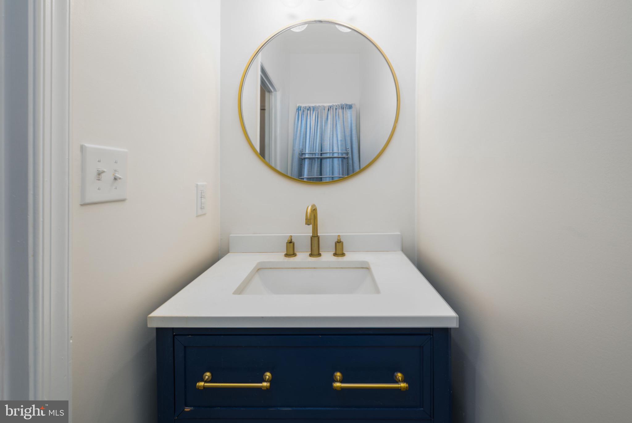 TONY TANK - Residential