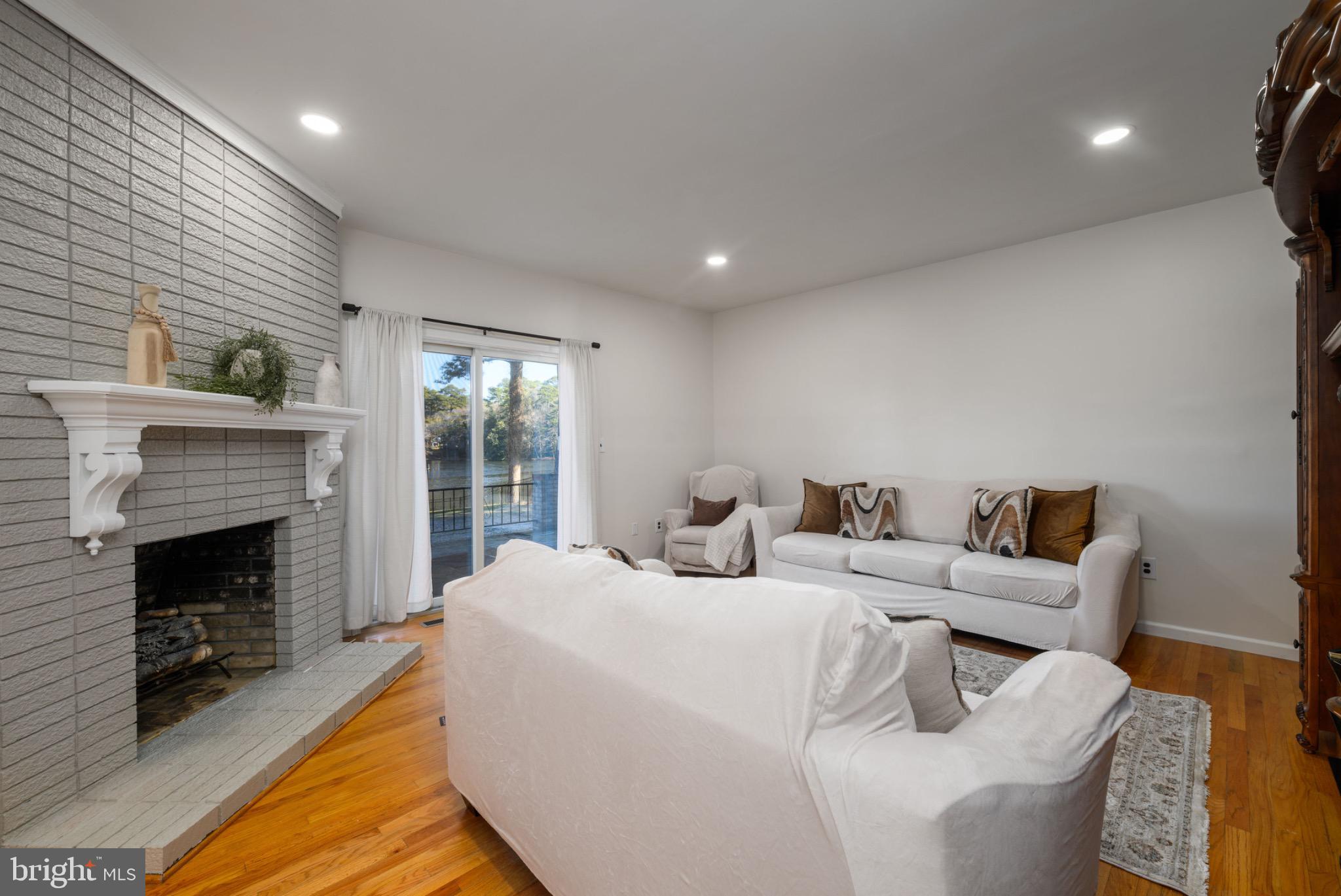 TONY TANK - Residential