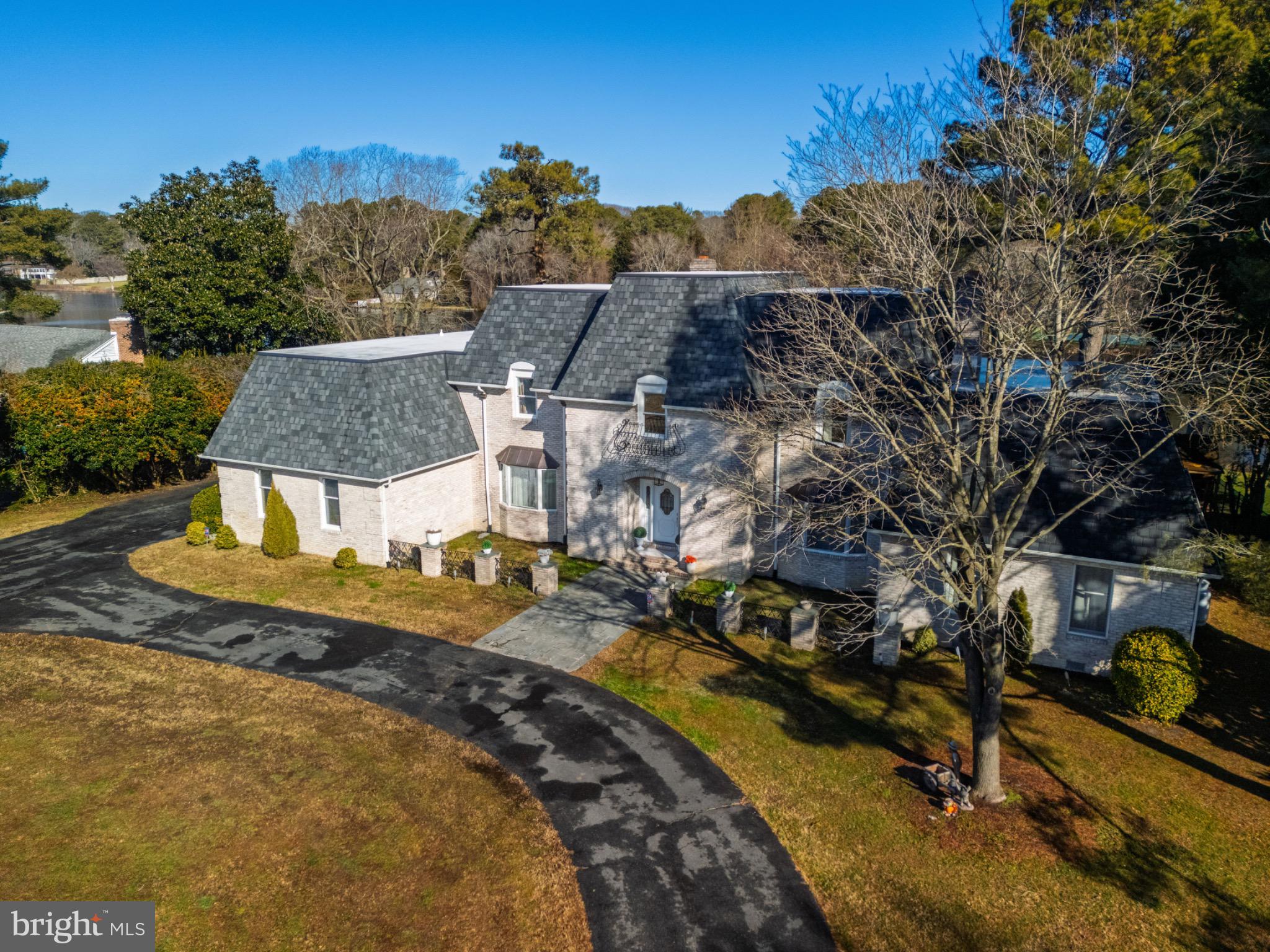 TONY TANK - Residential