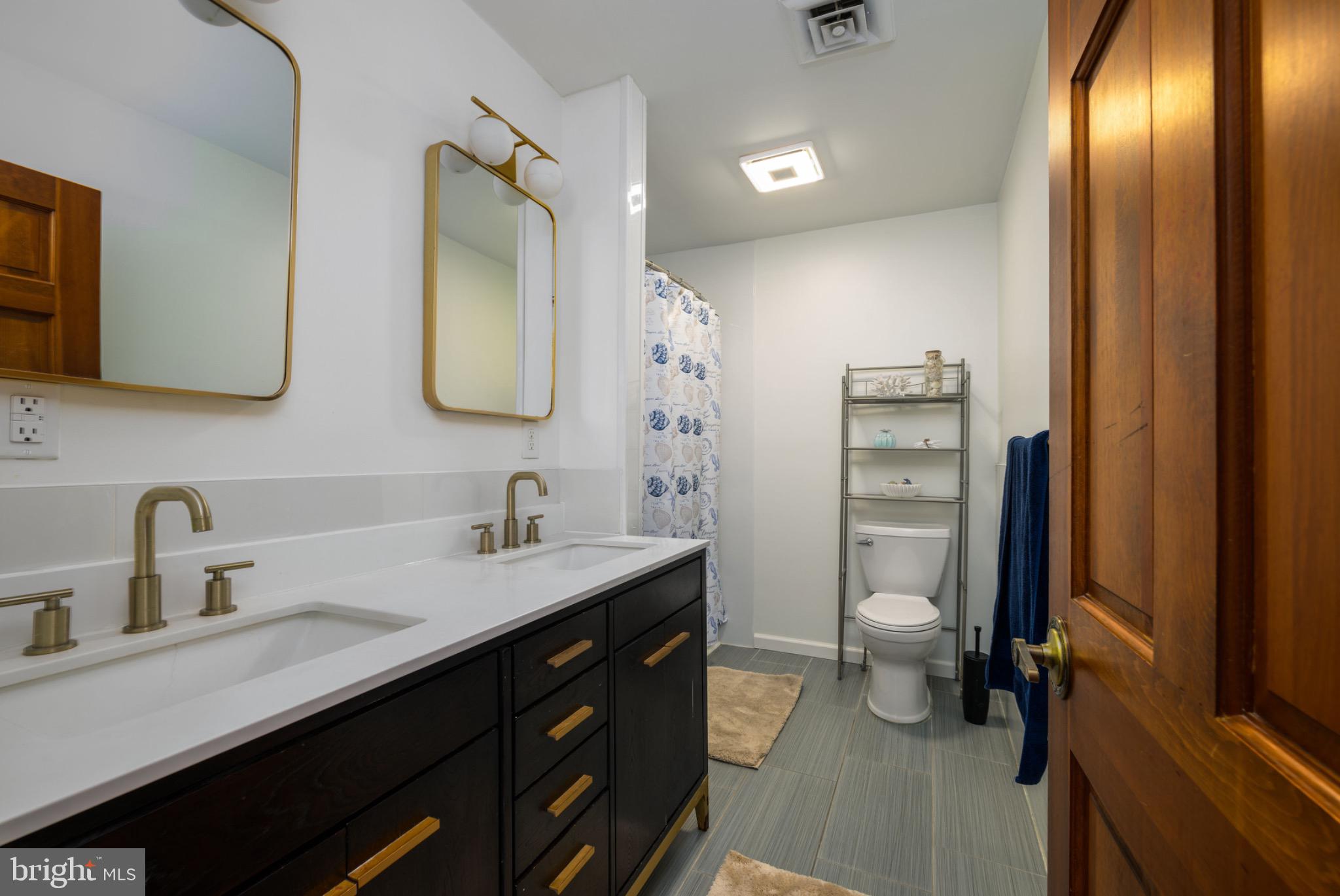 TONY TANK - Residential