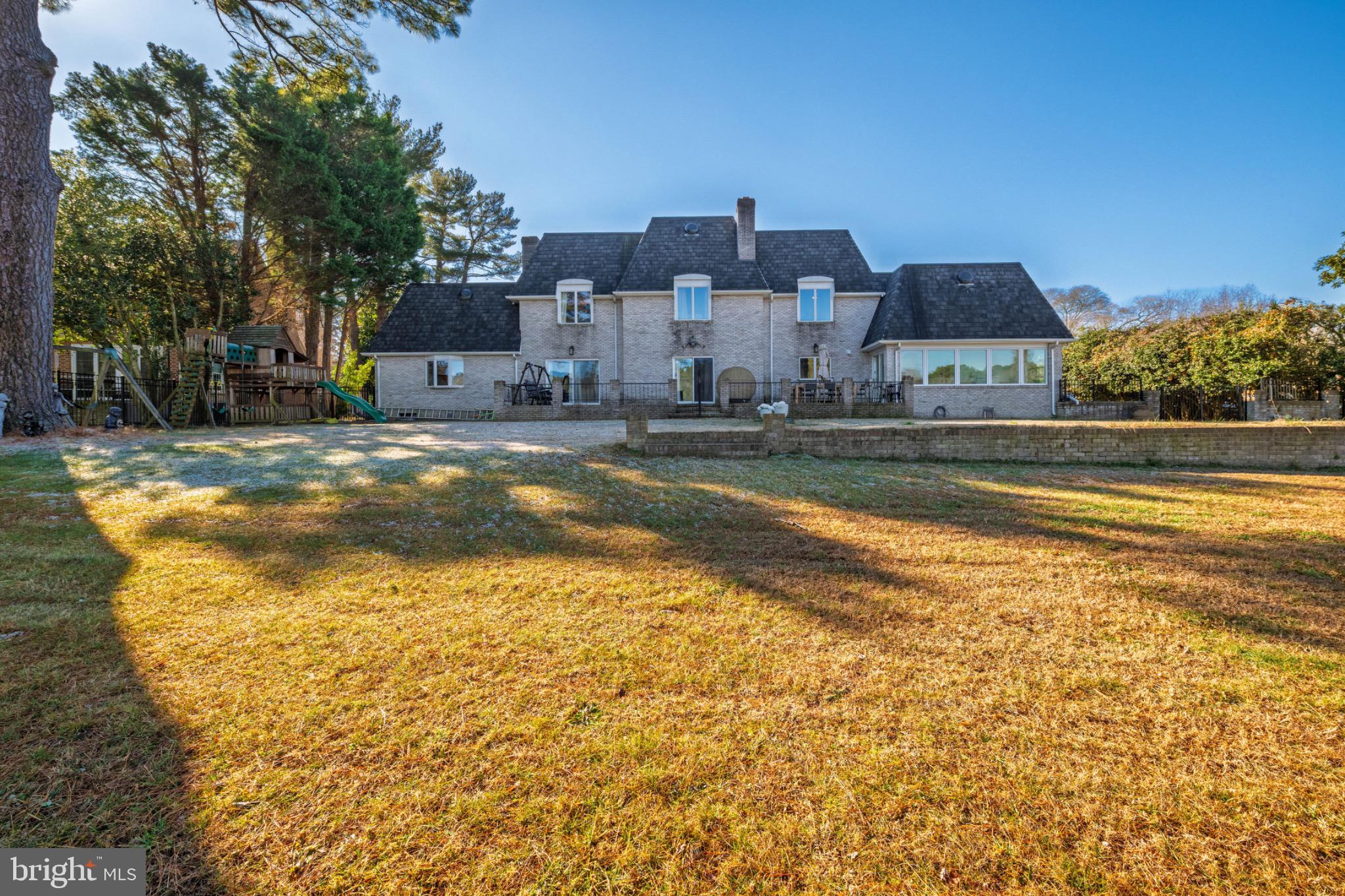 TONY TANK - Residential