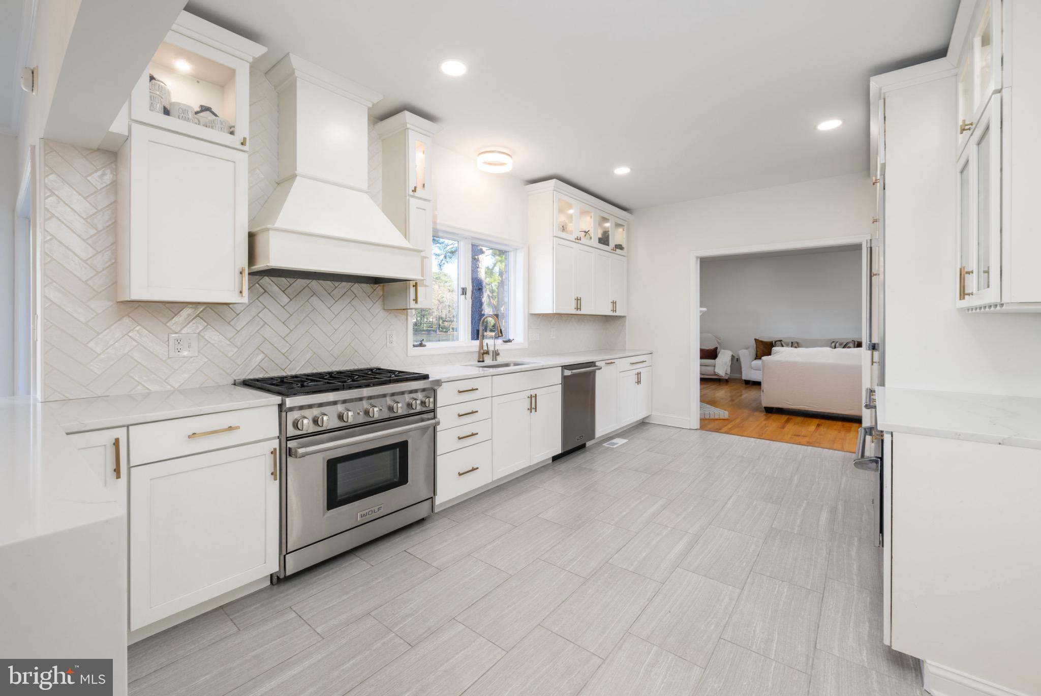 TONY TANK - Residential