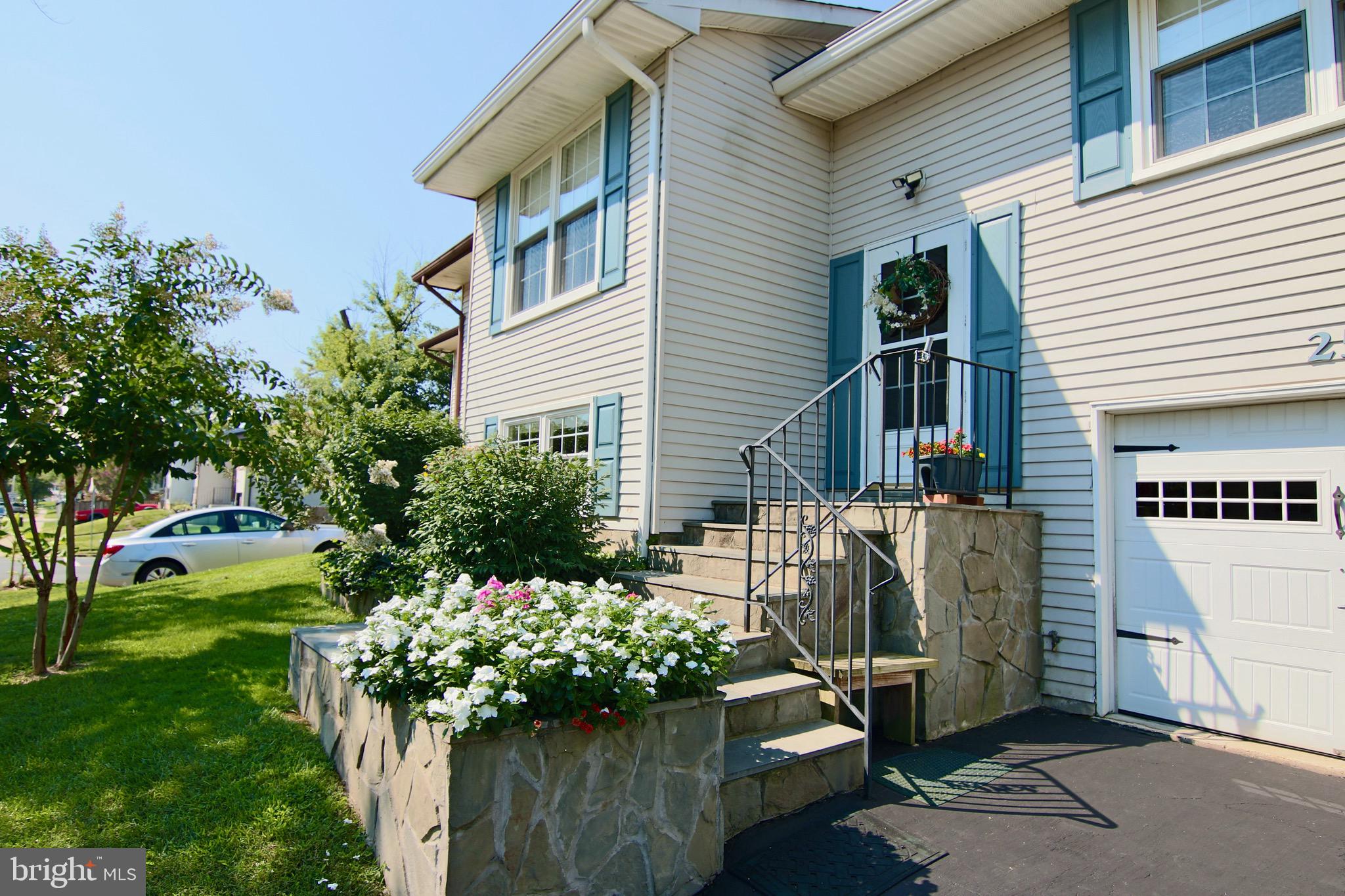 FOUR SEASONS ESTATES - Residential