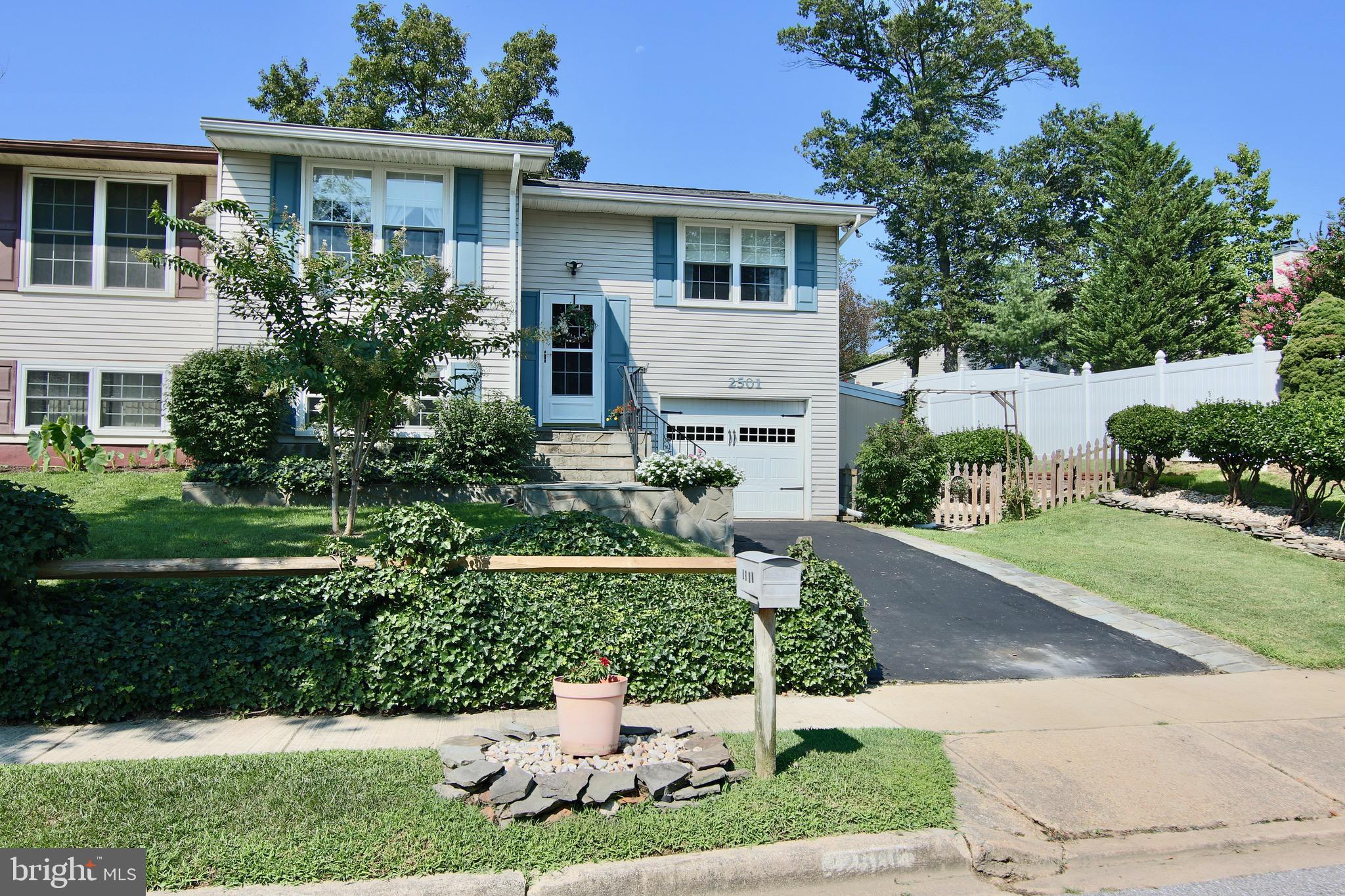 FOUR SEASONS ESTATES - Residential