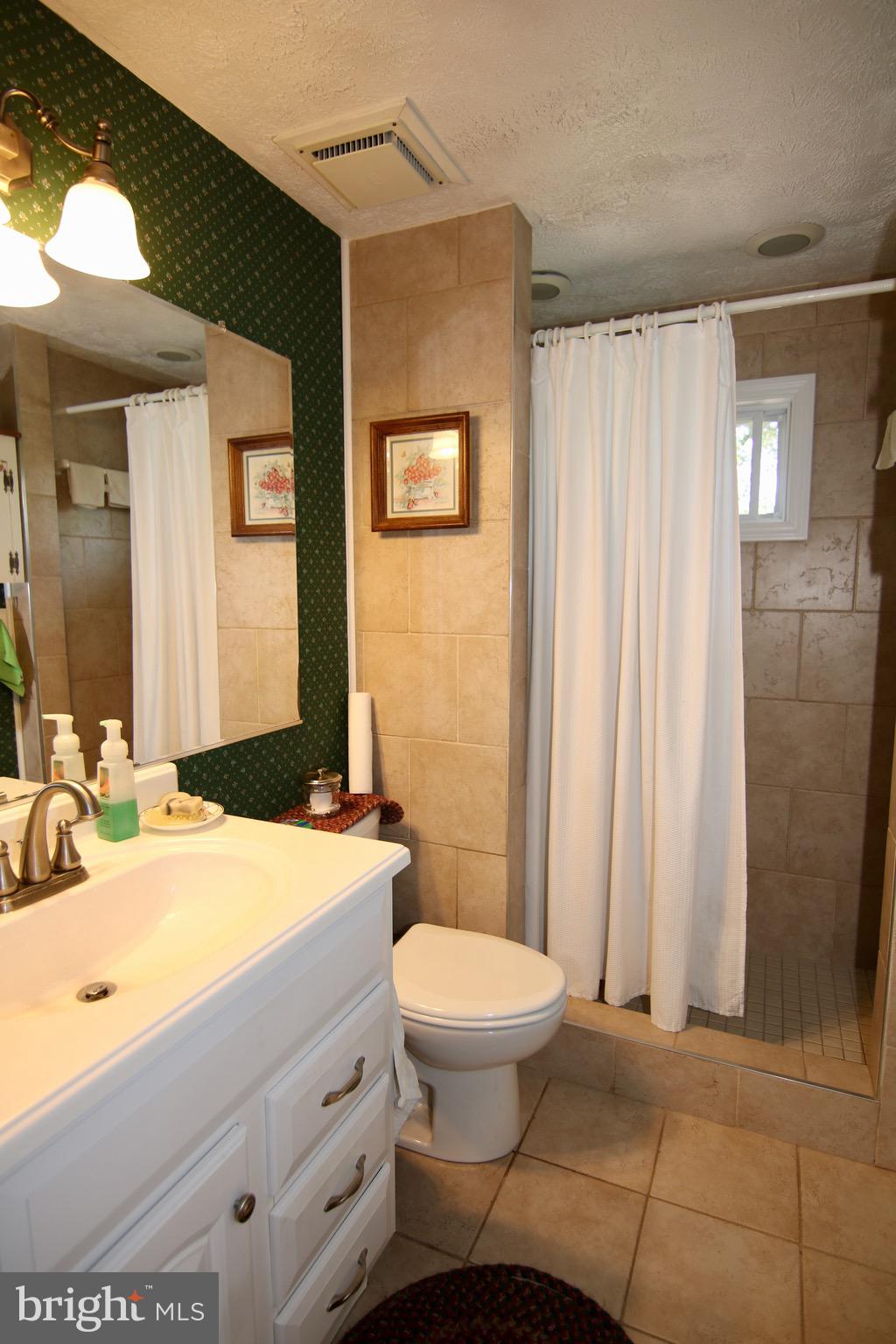 FOUR SEASONS ESTATES - Residential