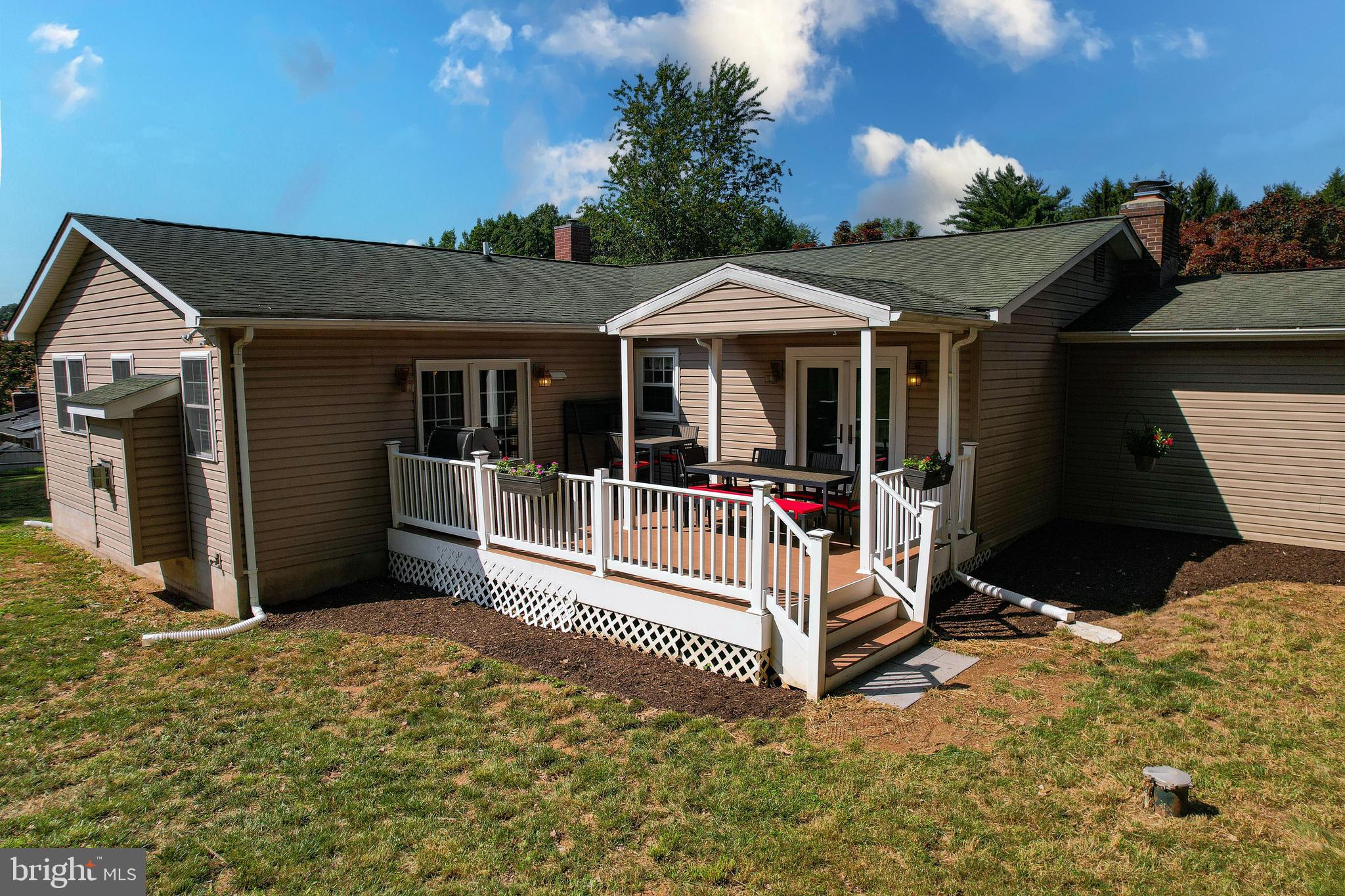 EMERALD VALLEY - Residential