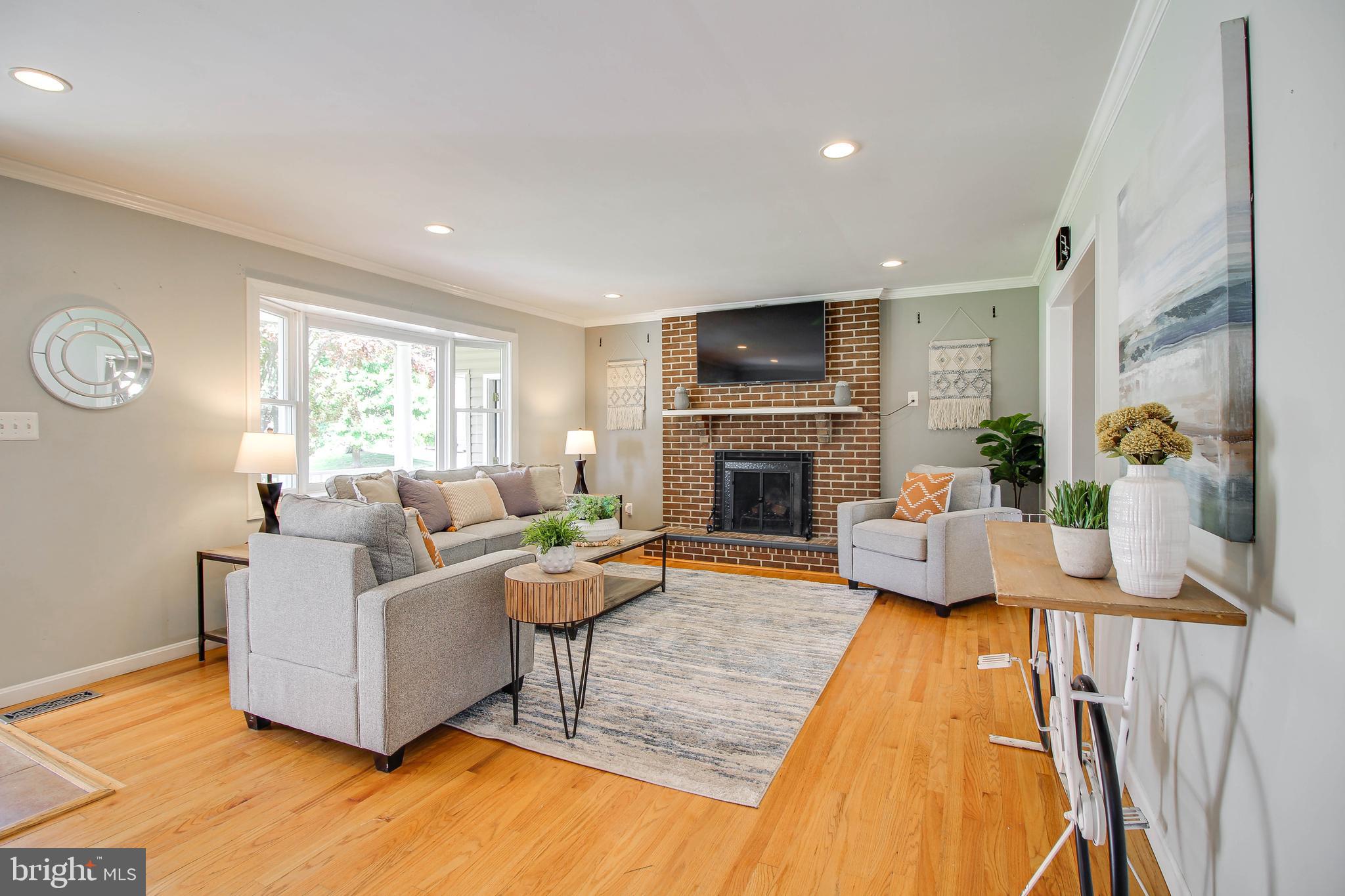 EMERALD VALLEY - Residential