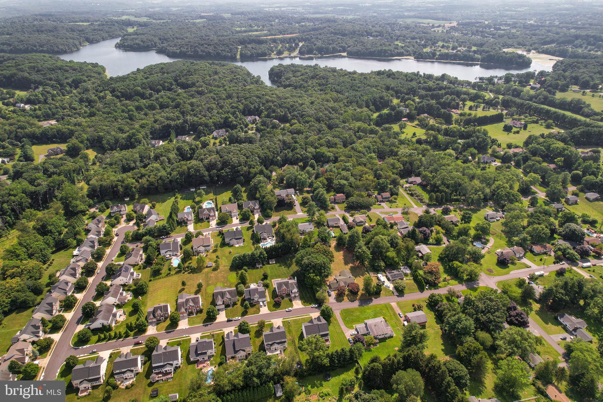 EMERALD VALLEY - Residential