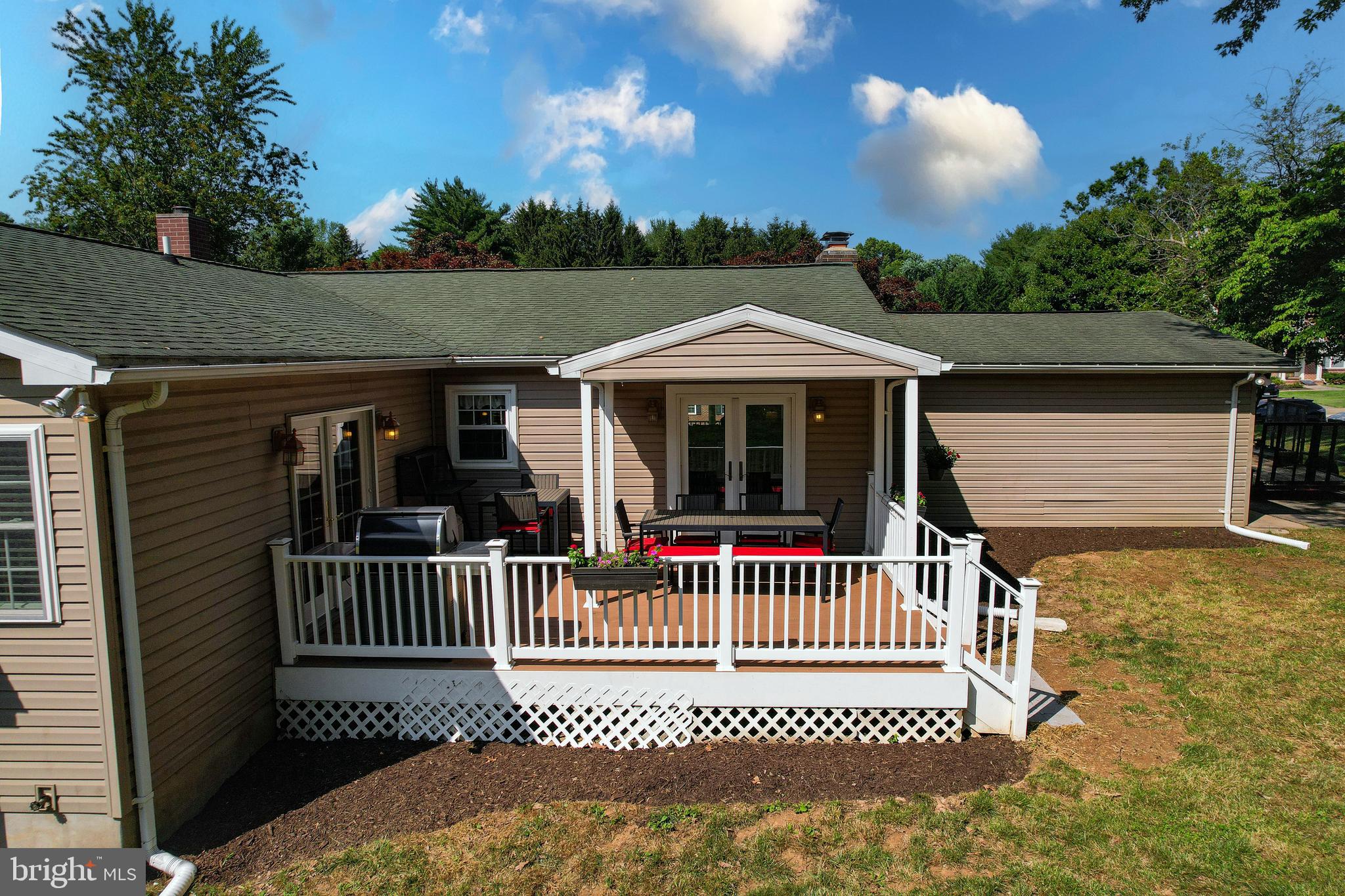 EMERALD VALLEY - Residential