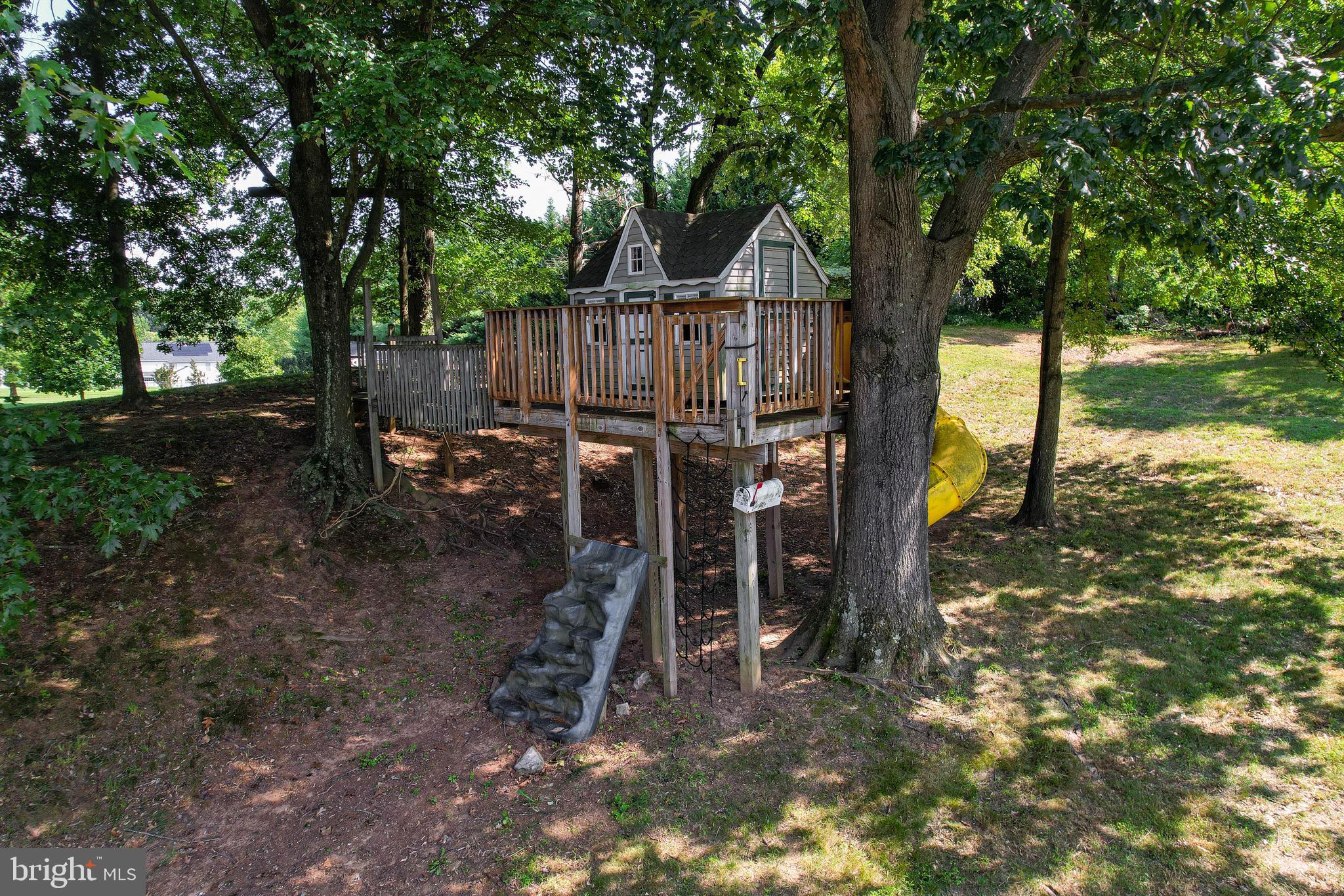 EMERALD VALLEY - Residential