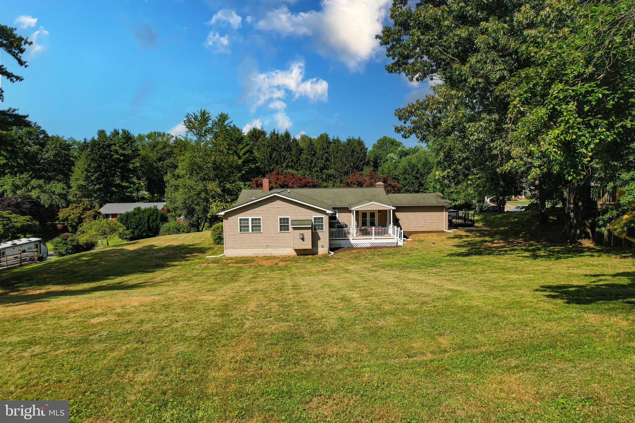 EMERALD VALLEY - Residential
