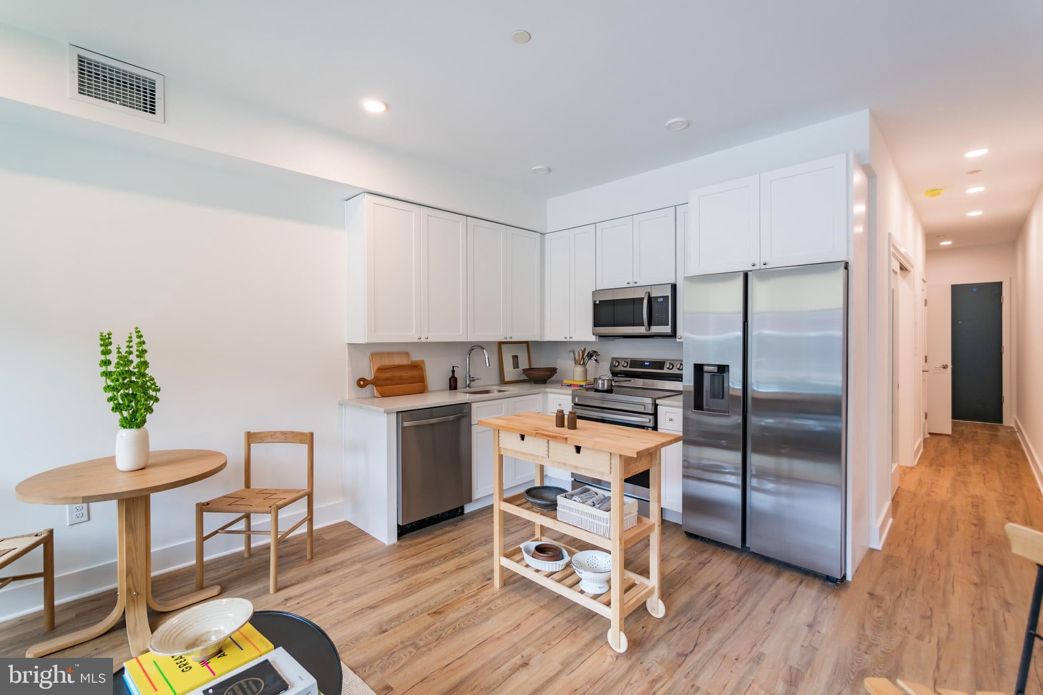 2101 WASHINGTON AVE ONE BEDROOM UNIT