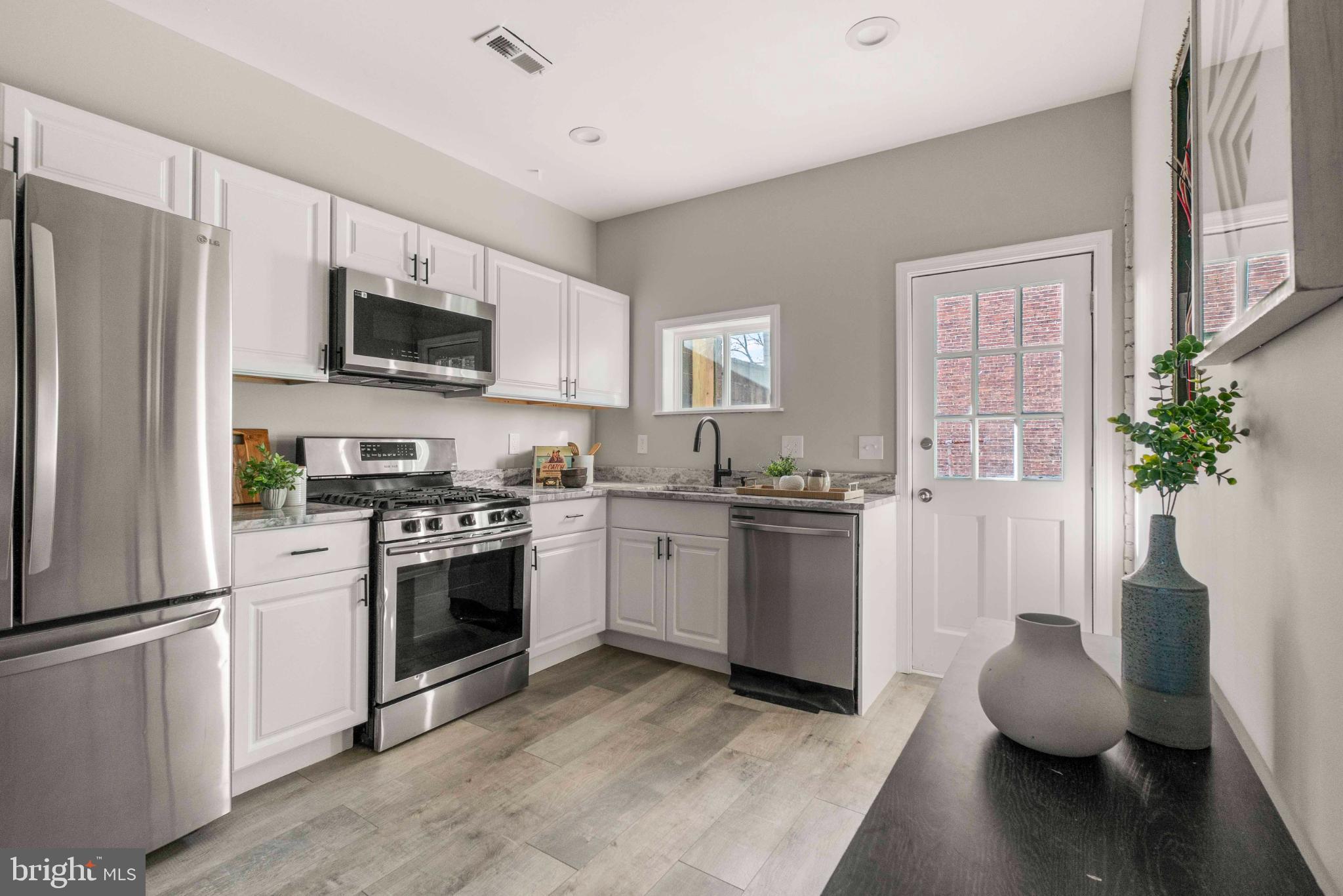 WASHINGTON VILLAGE - Residential