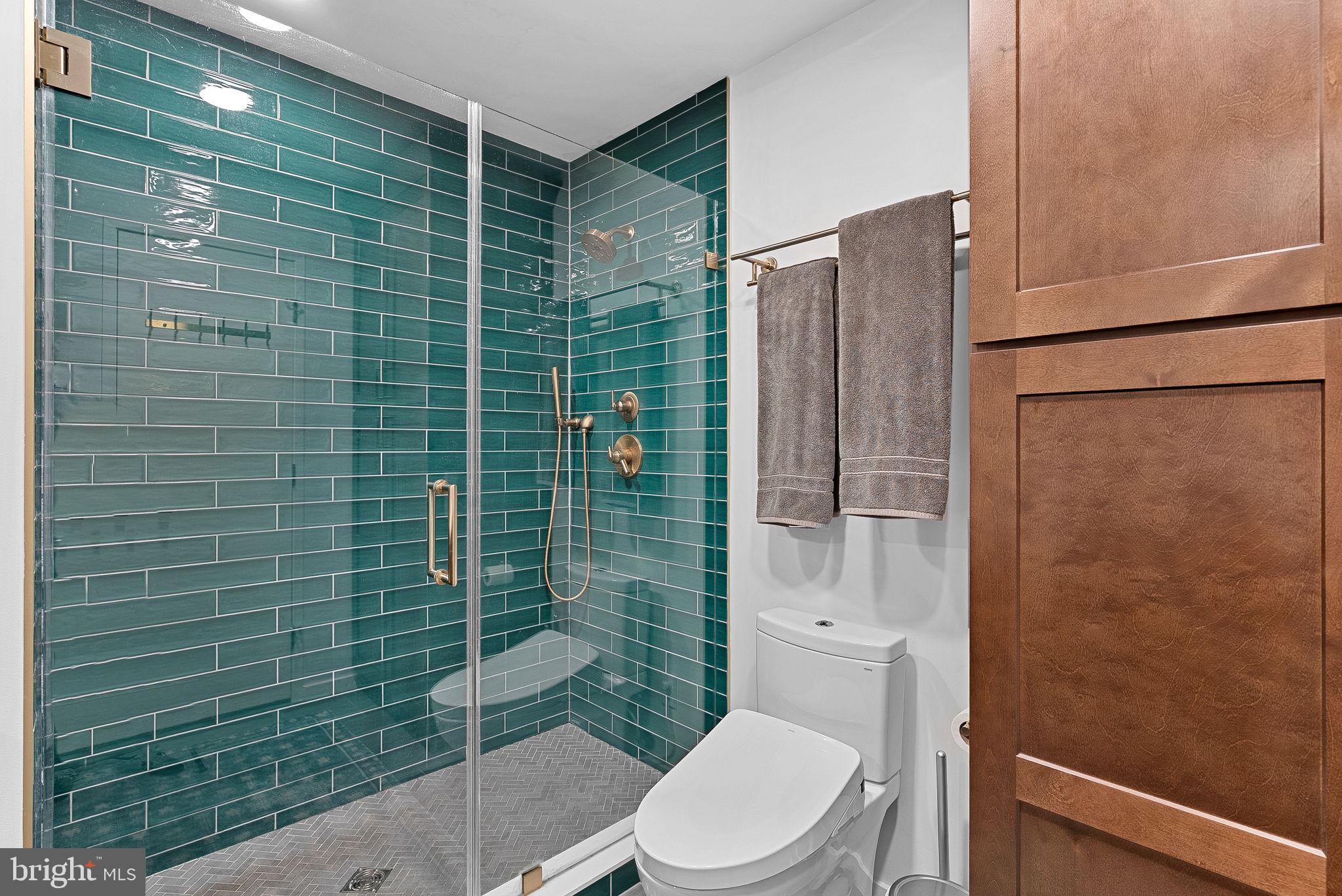 RESTON - Residential