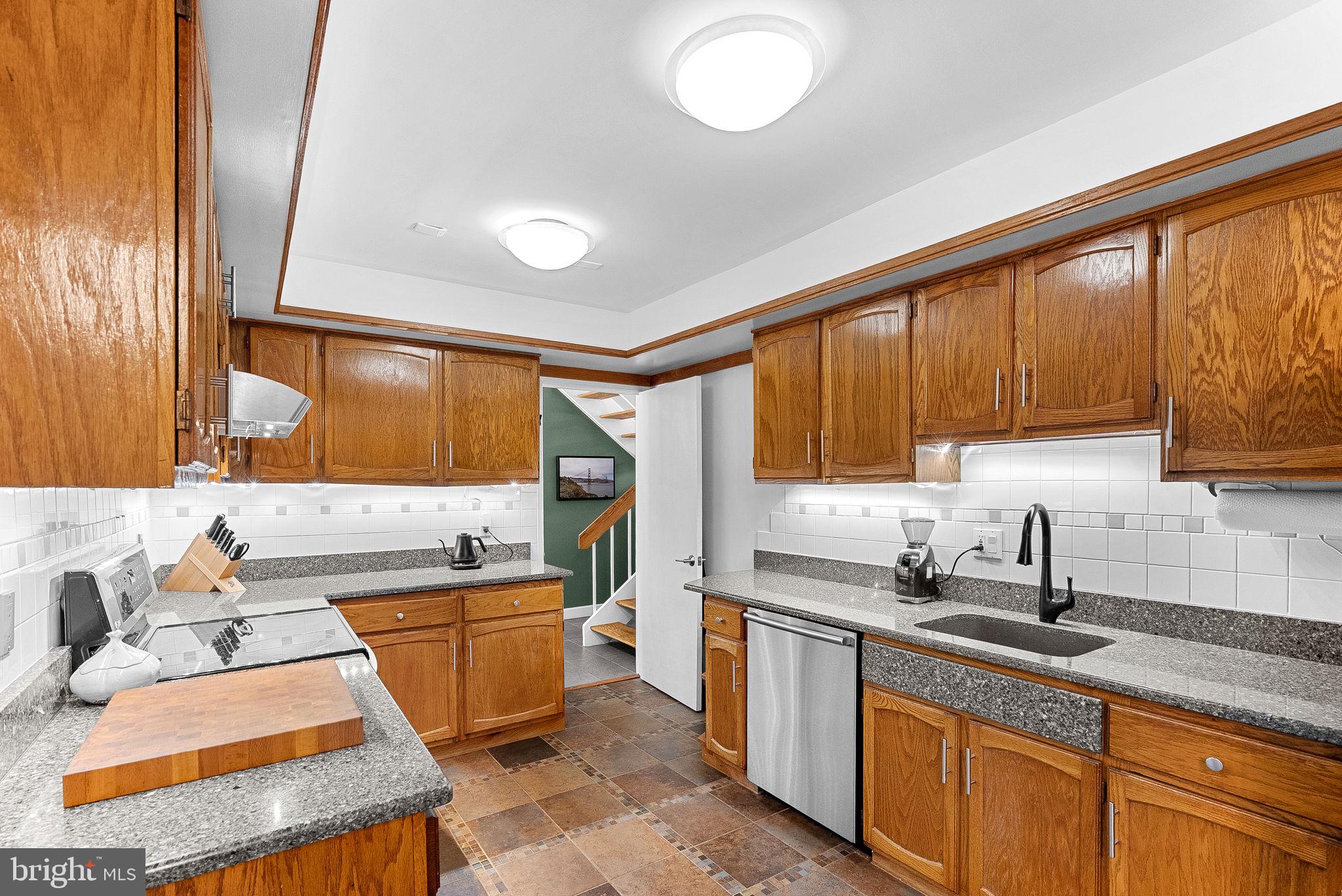 RESTON - Residential