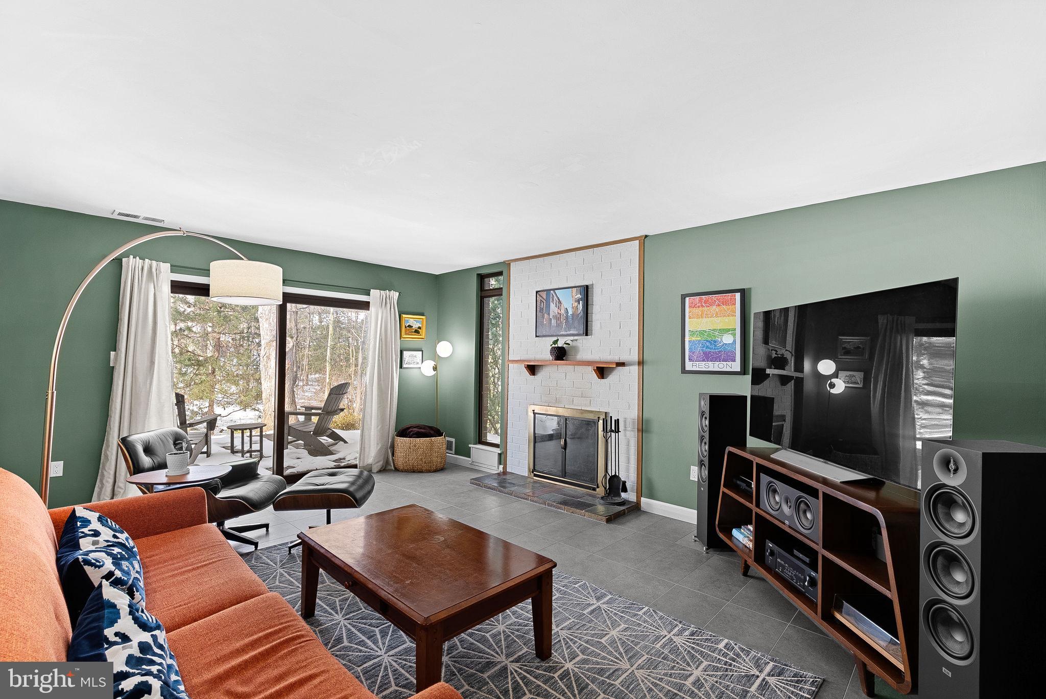 RESTON - Residential