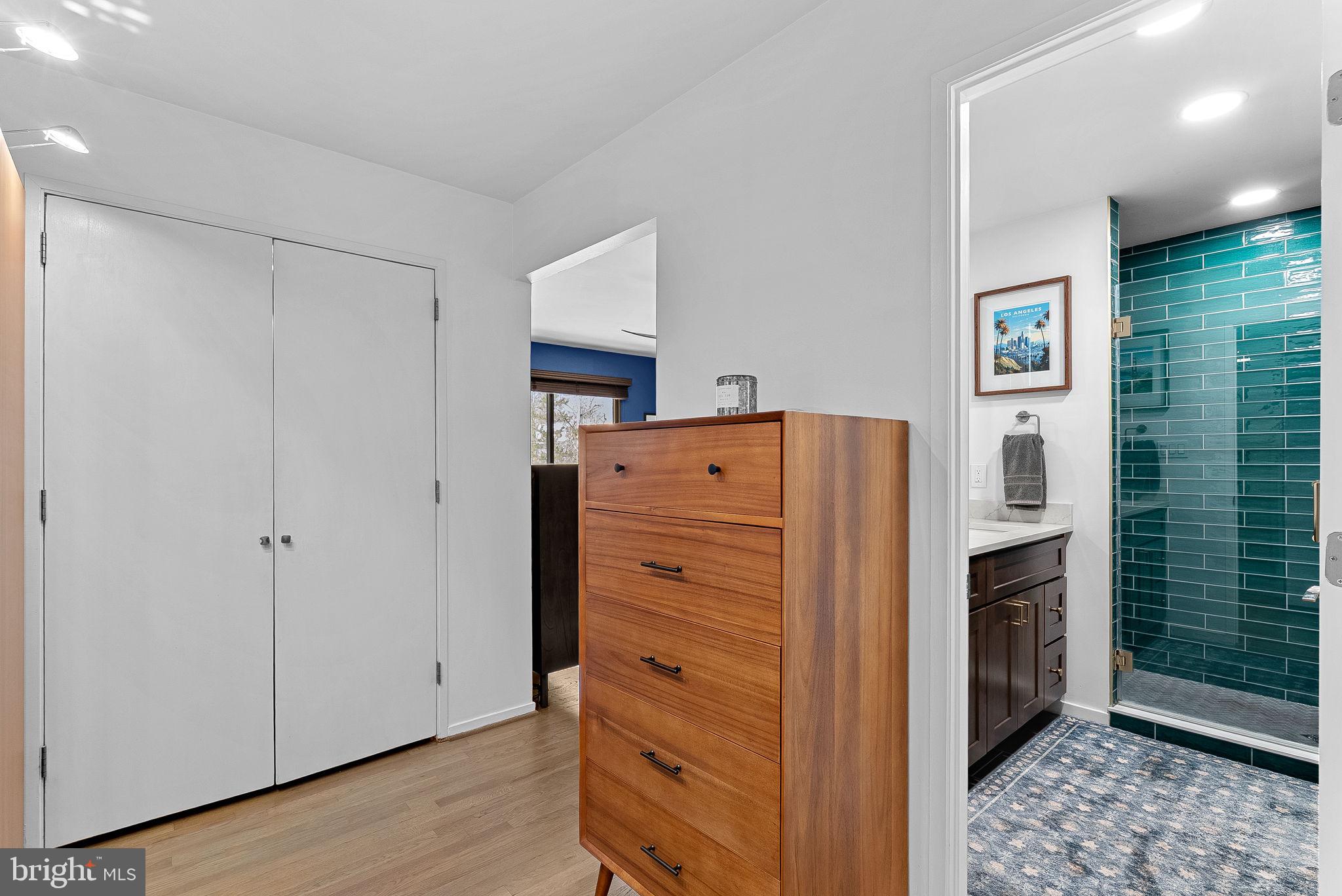 RESTON - Residential