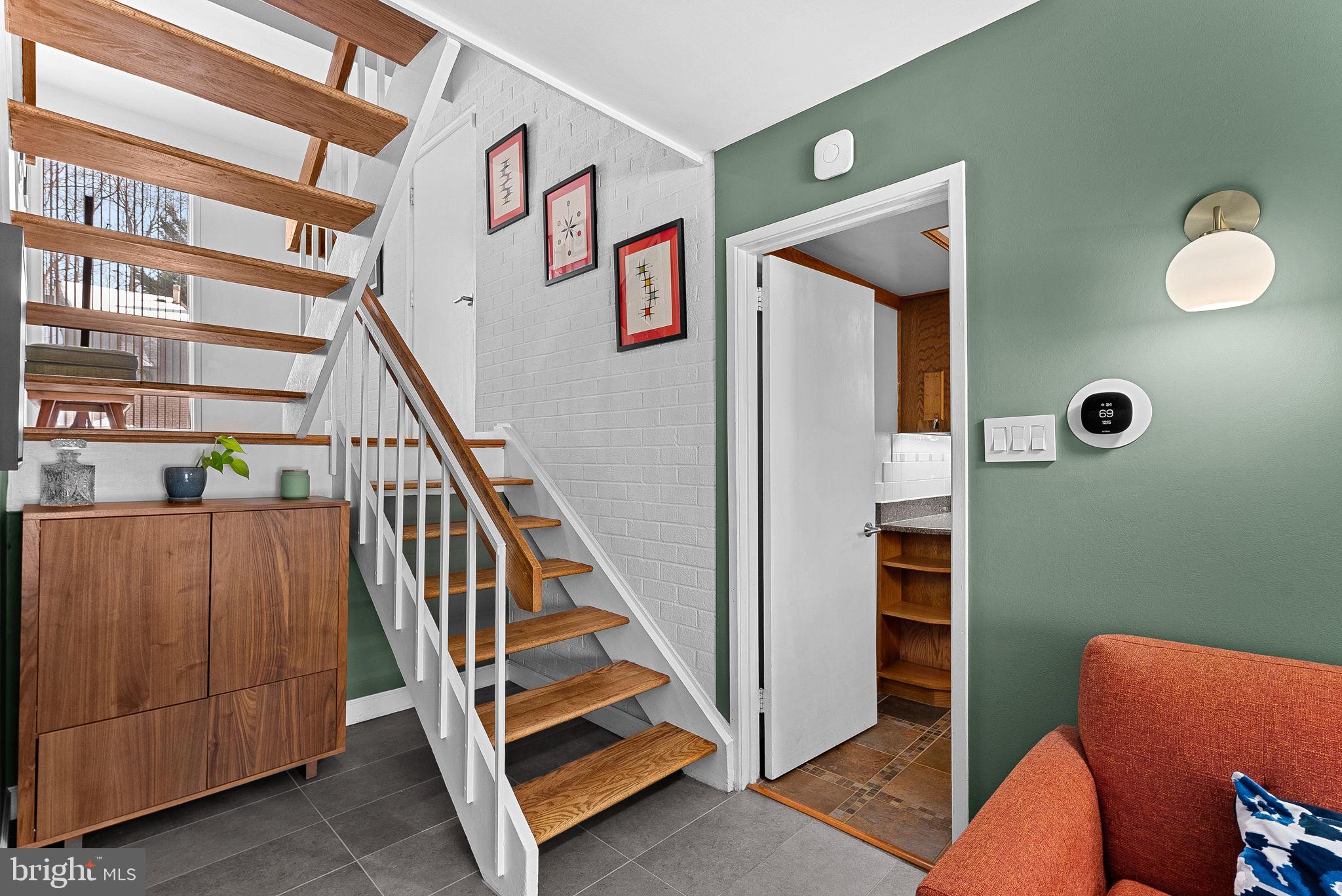 RESTON - Residential