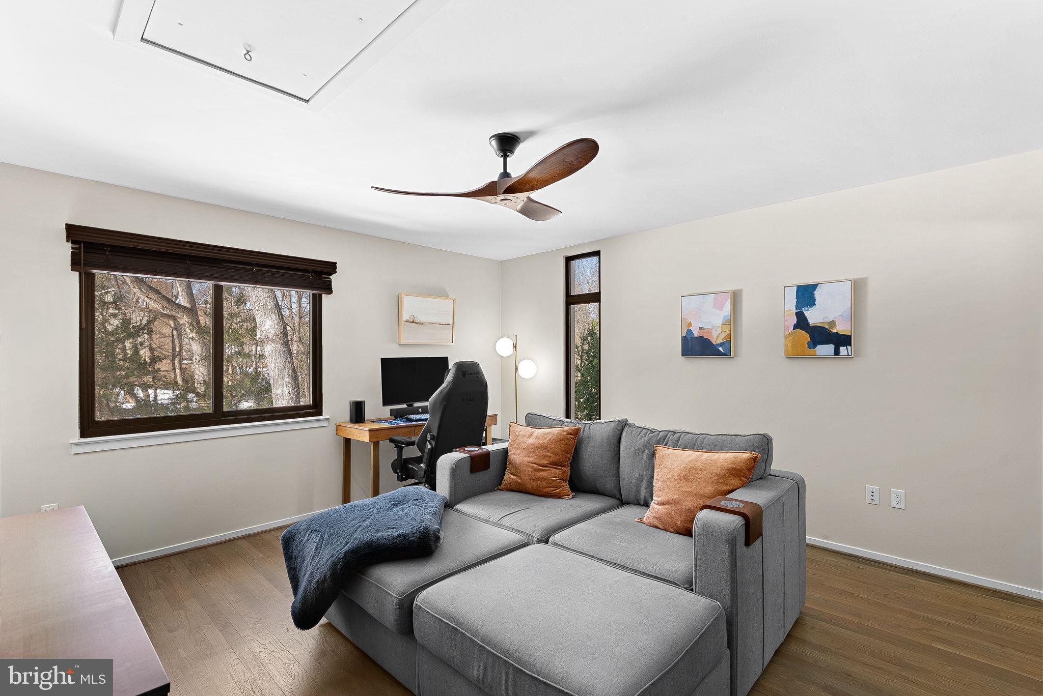 RESTON - Residential