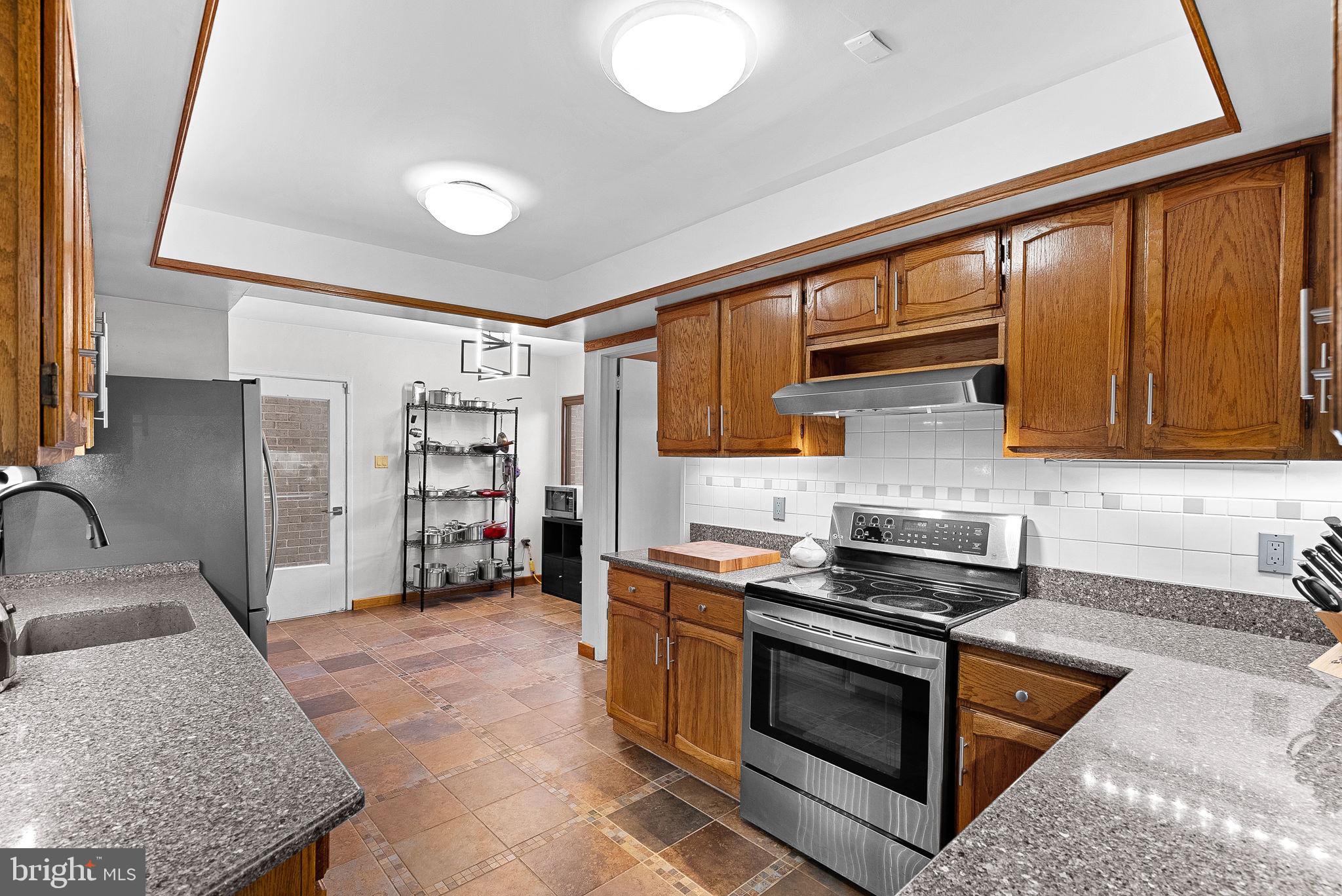 RESTON - Residential