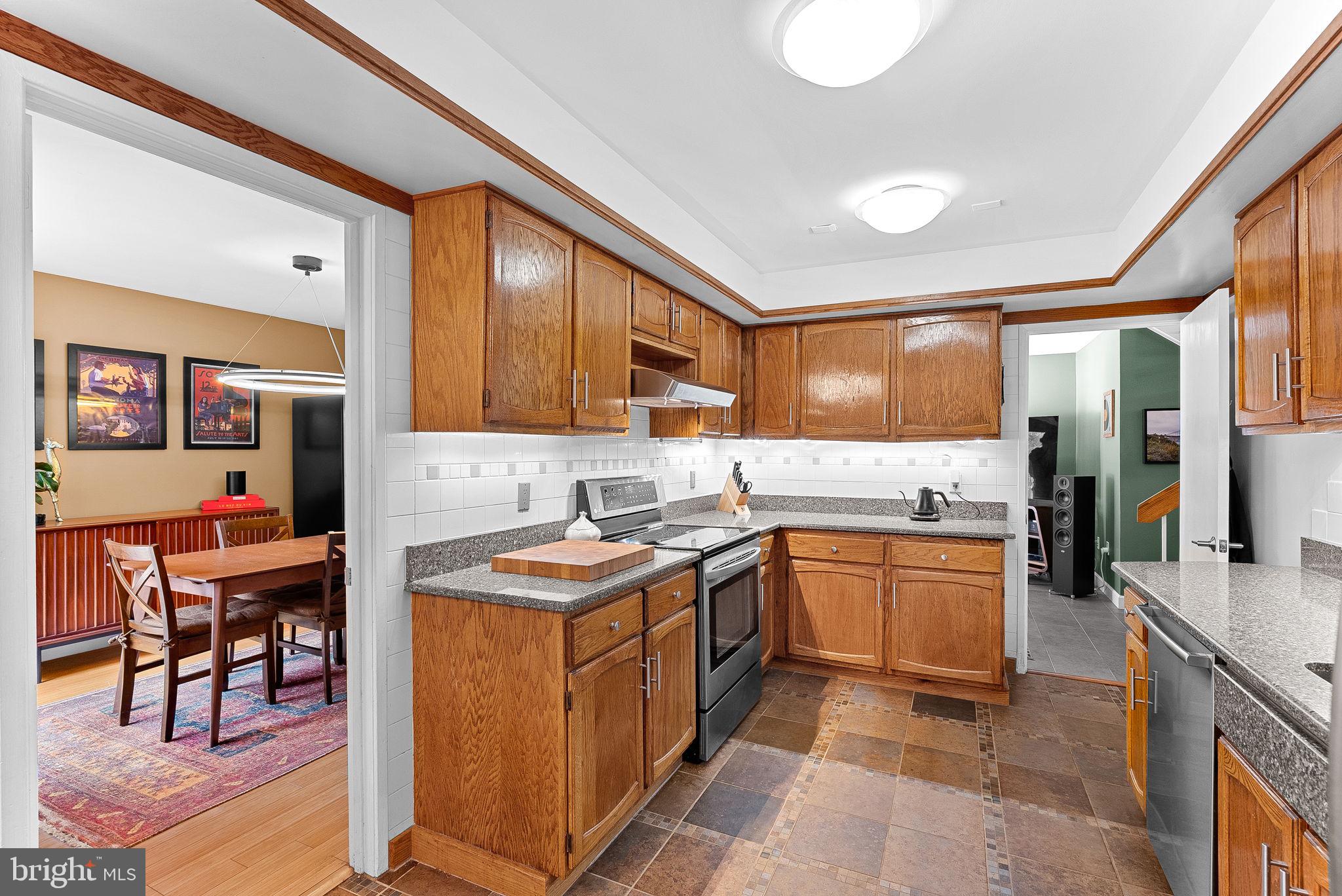 RESTON - Residential