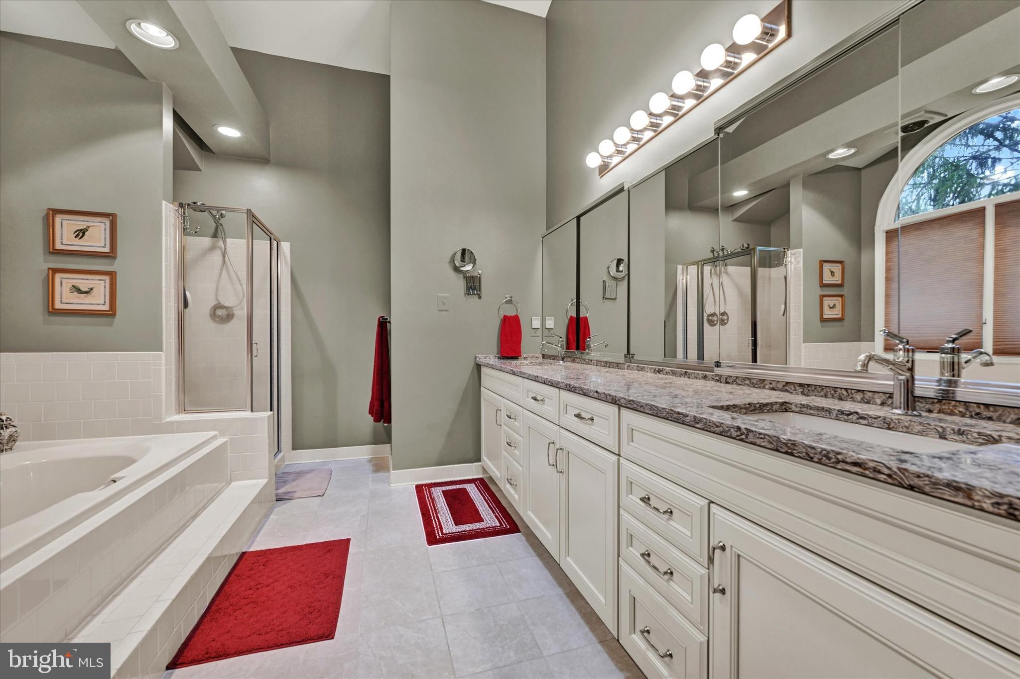 SUMMIT CHASE - Residential