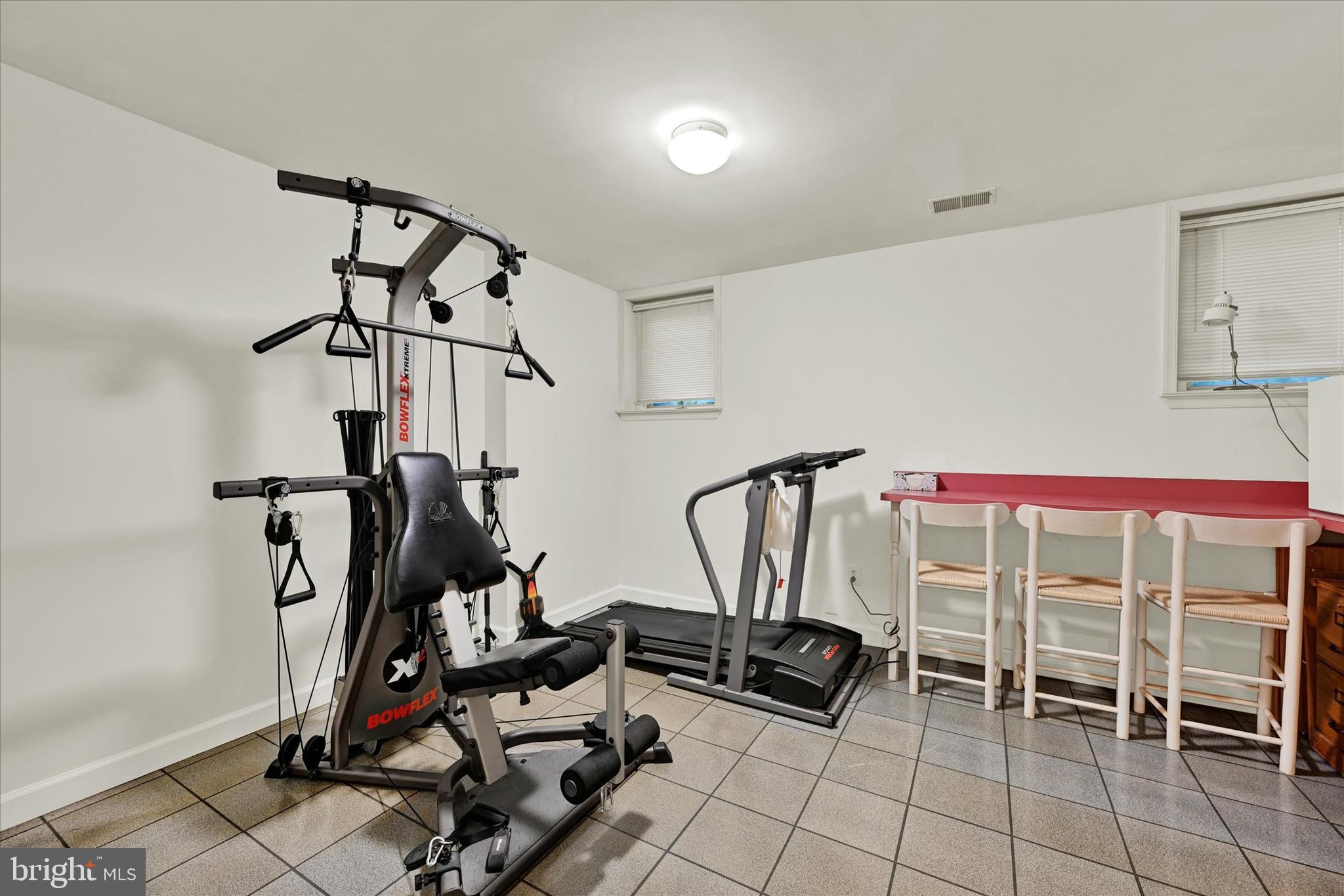 SUMMIT CHASE - Residential