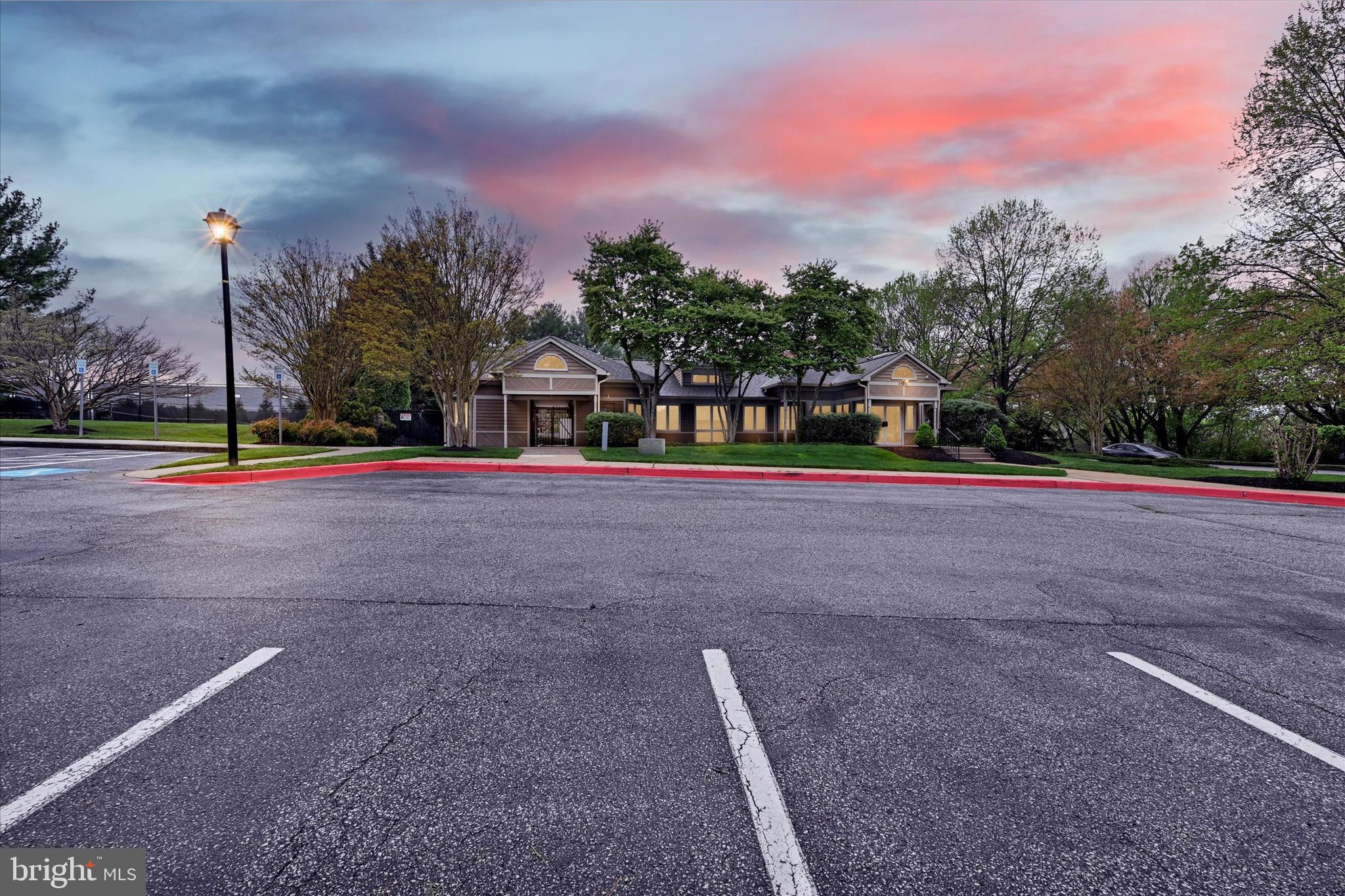 SUMMIT CHASE - Residential