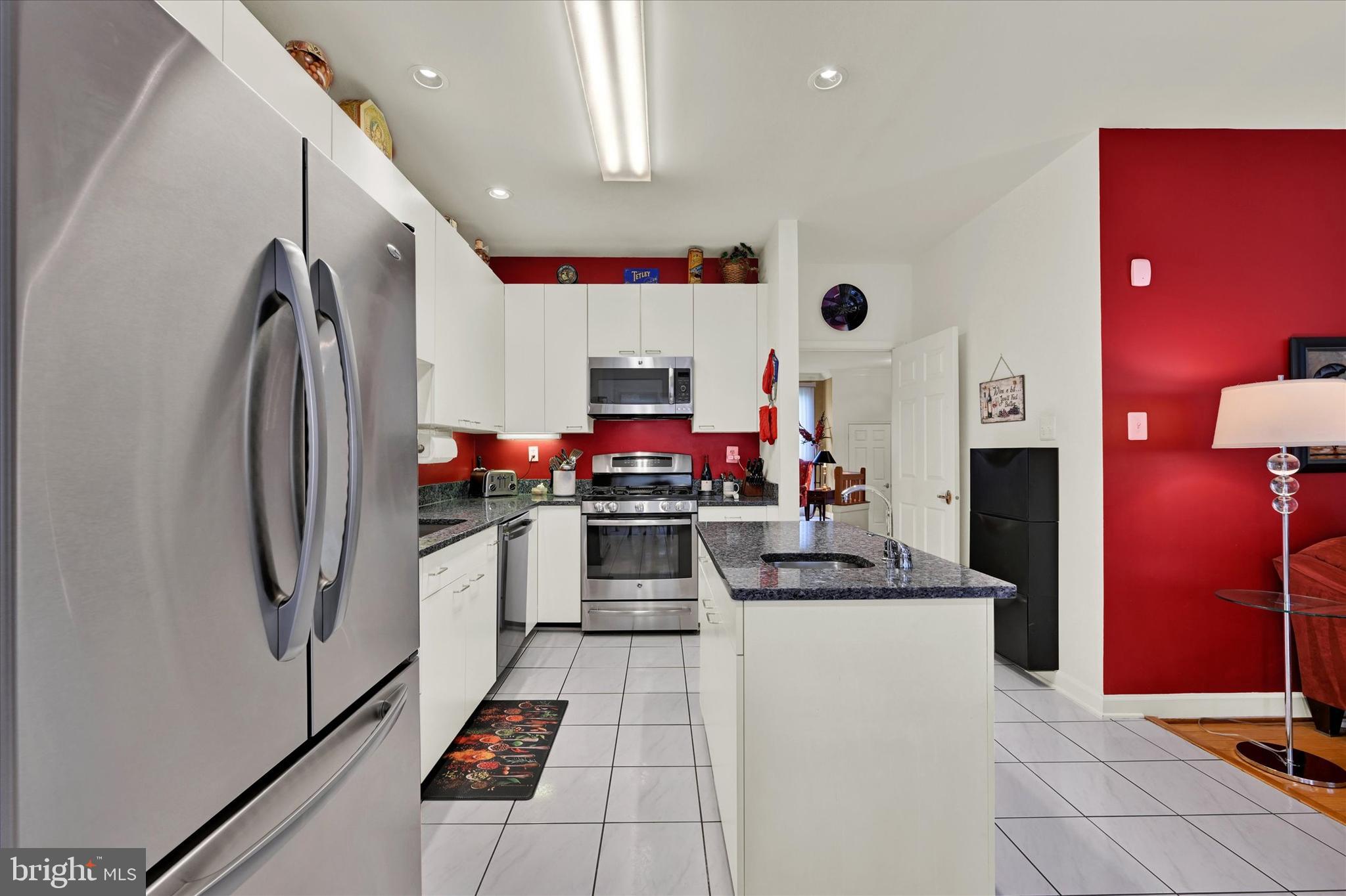 SUMMIT CHASE - Residential