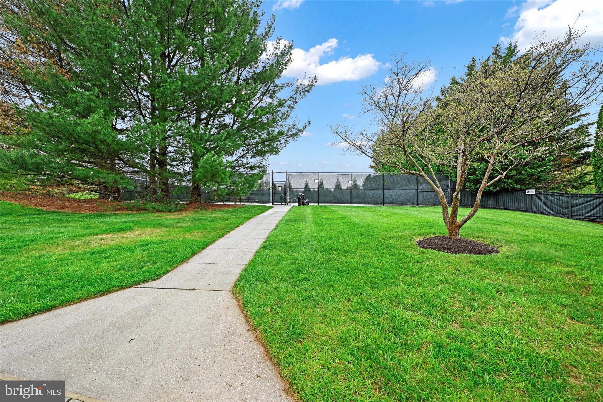 SUMMIT CHASE - Residential