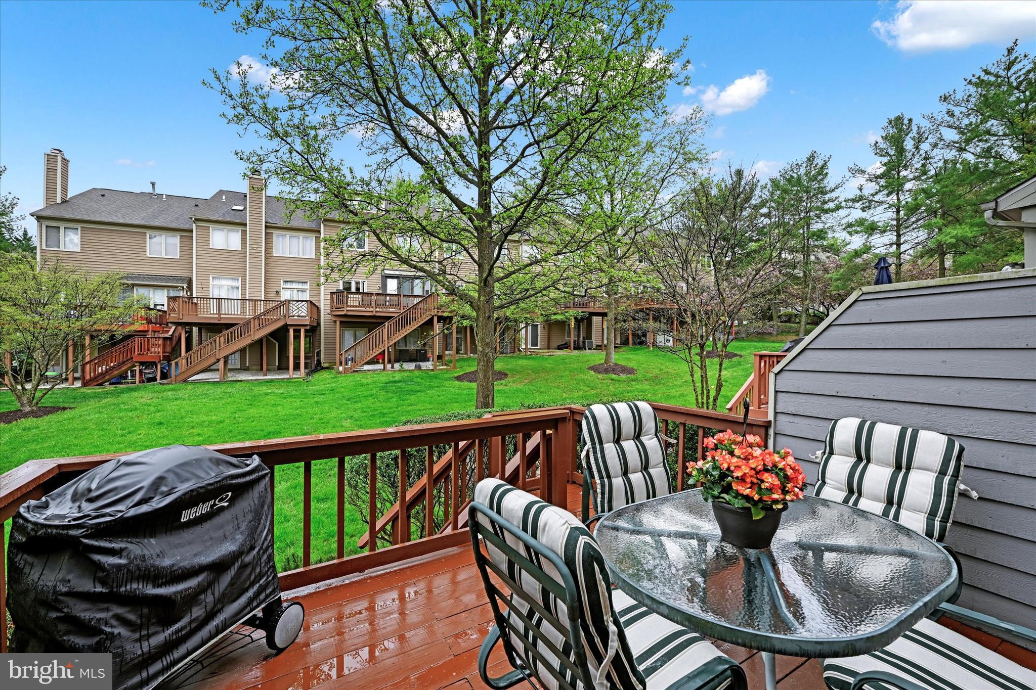 SUMMIT CHASE - Residential