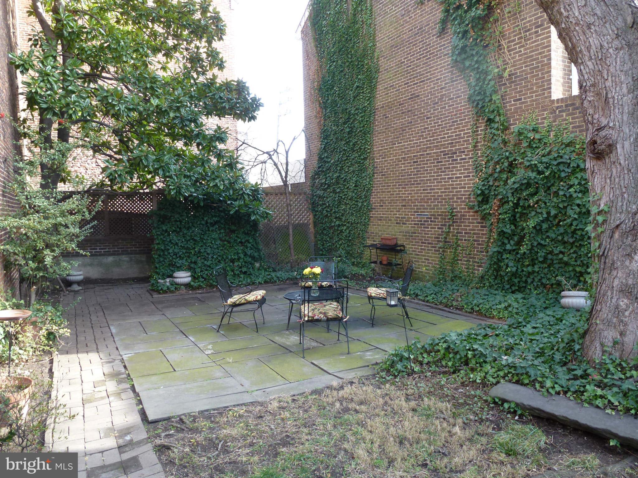 OLD TOWN - Residential Lease