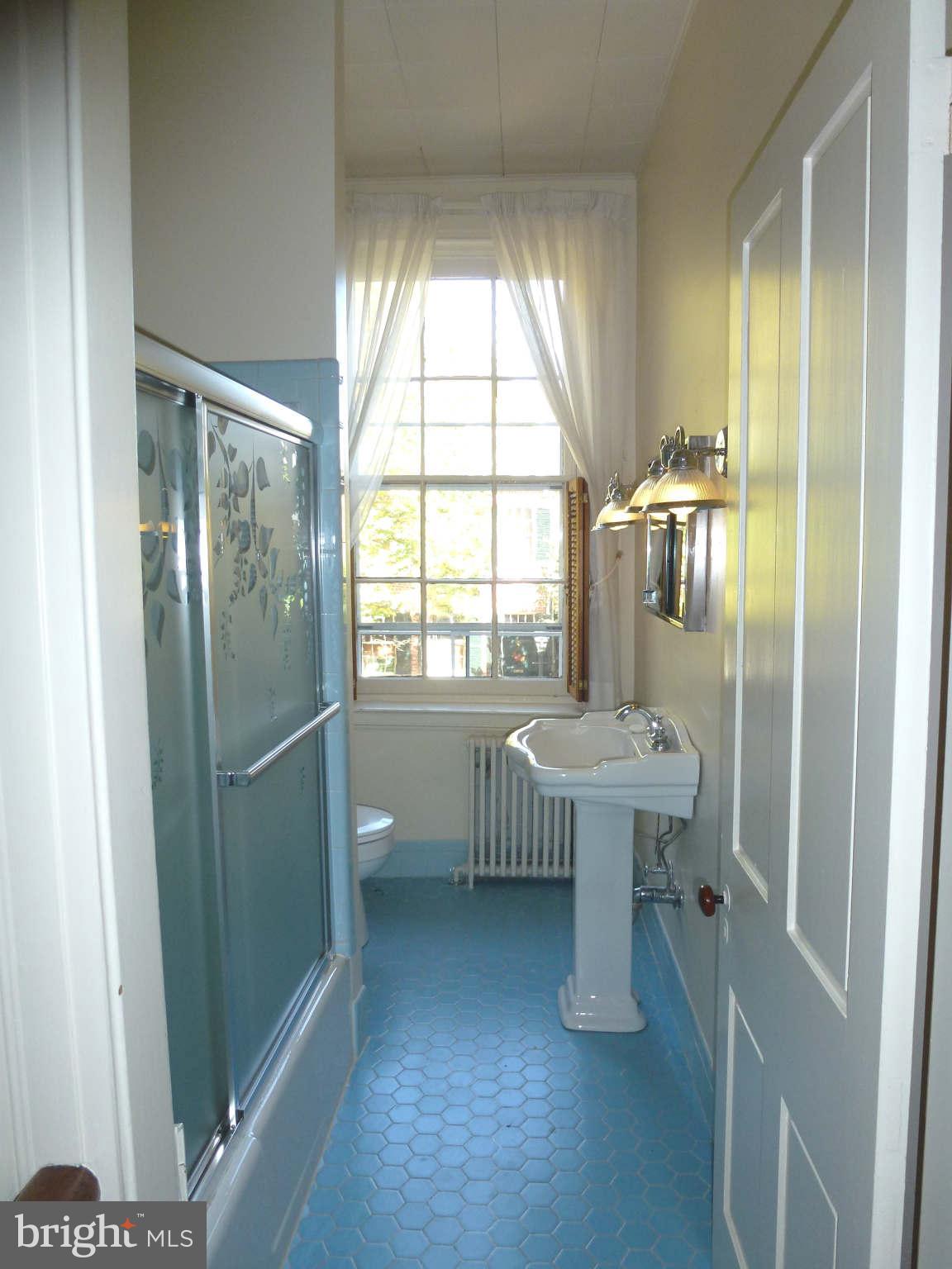 OLD TOWN - Residential Lease