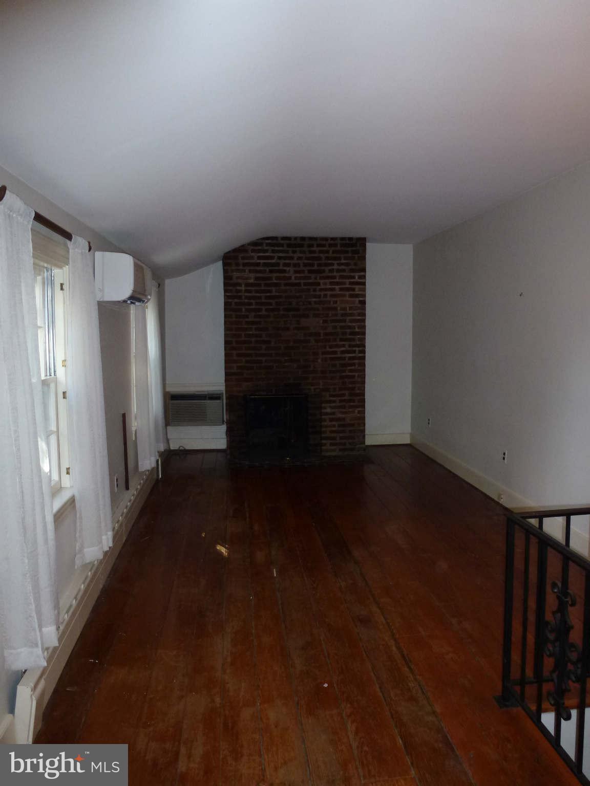 OLD TOWN - Residential Lease