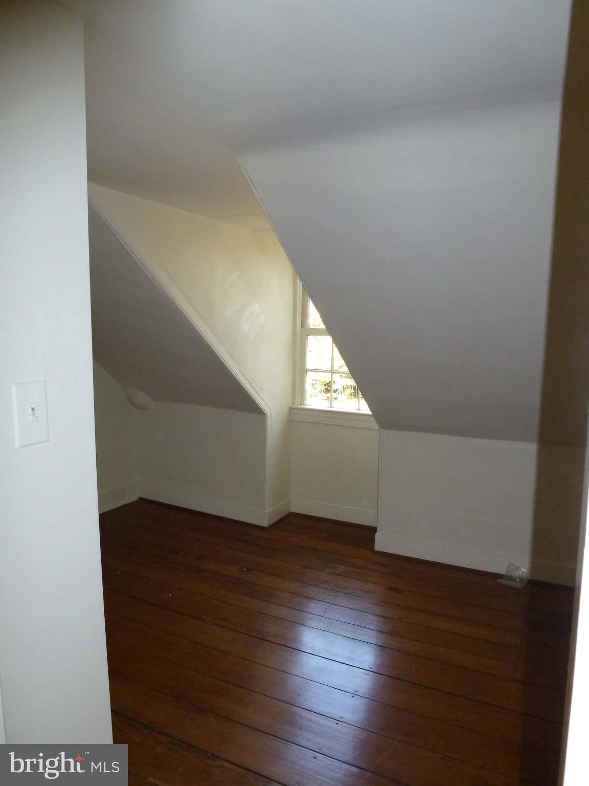 OLD TOWN - Residential Lease