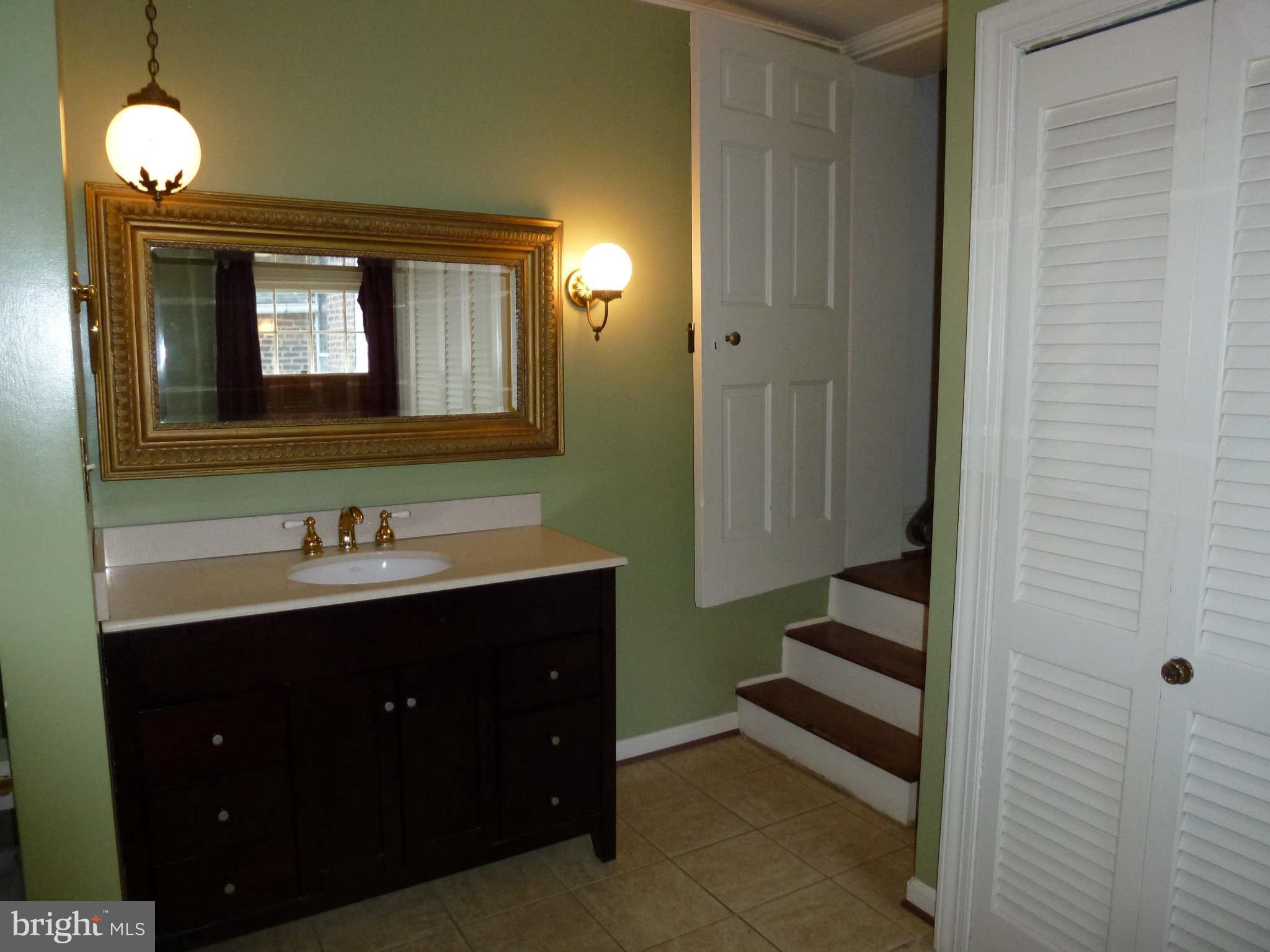 OLD TOWN - Residential Lease