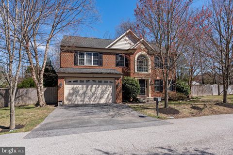 Homes For Sale - 7703 Brasswood Lane<br/> SEVERN, MD 21144