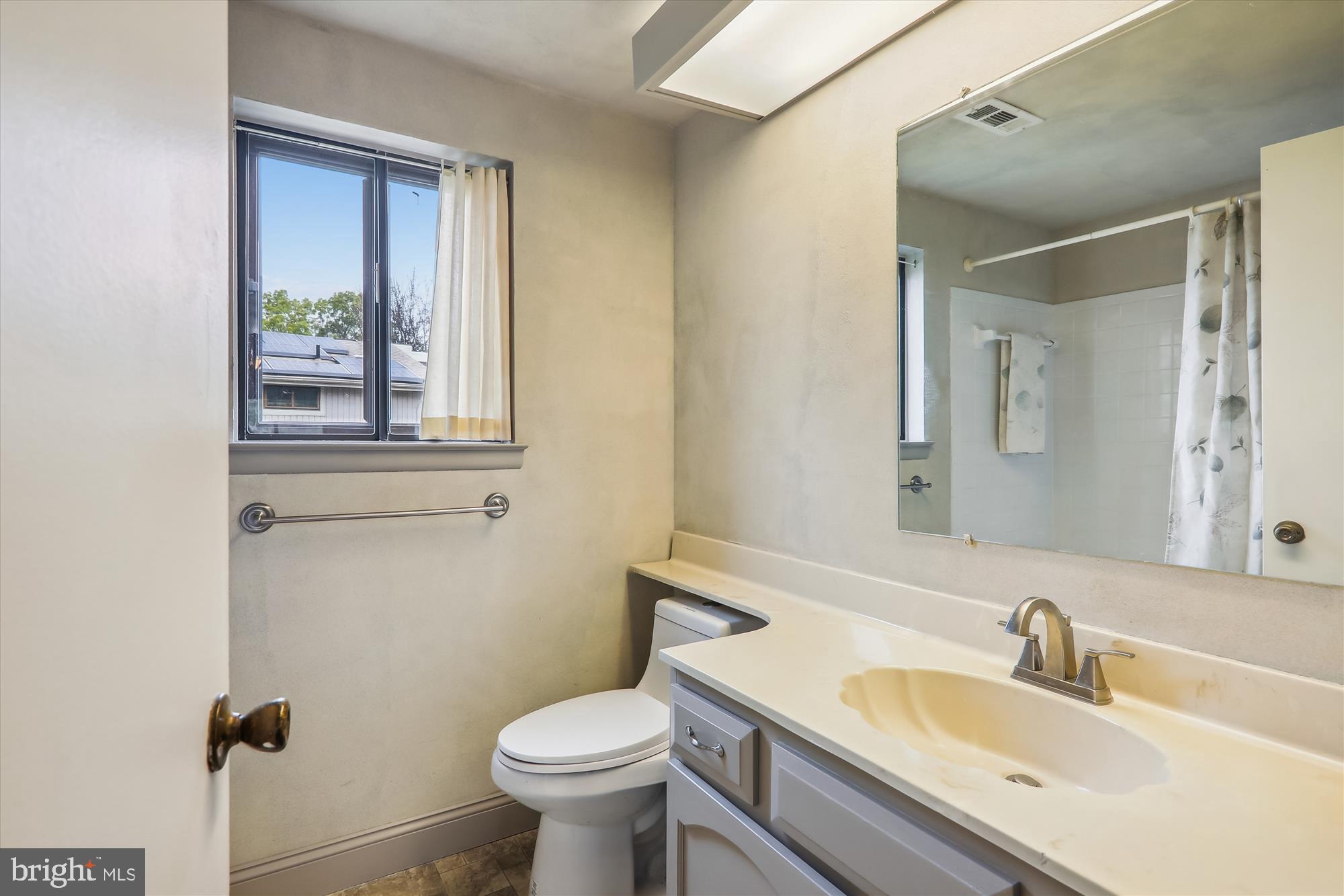 CHARLENE - Residential