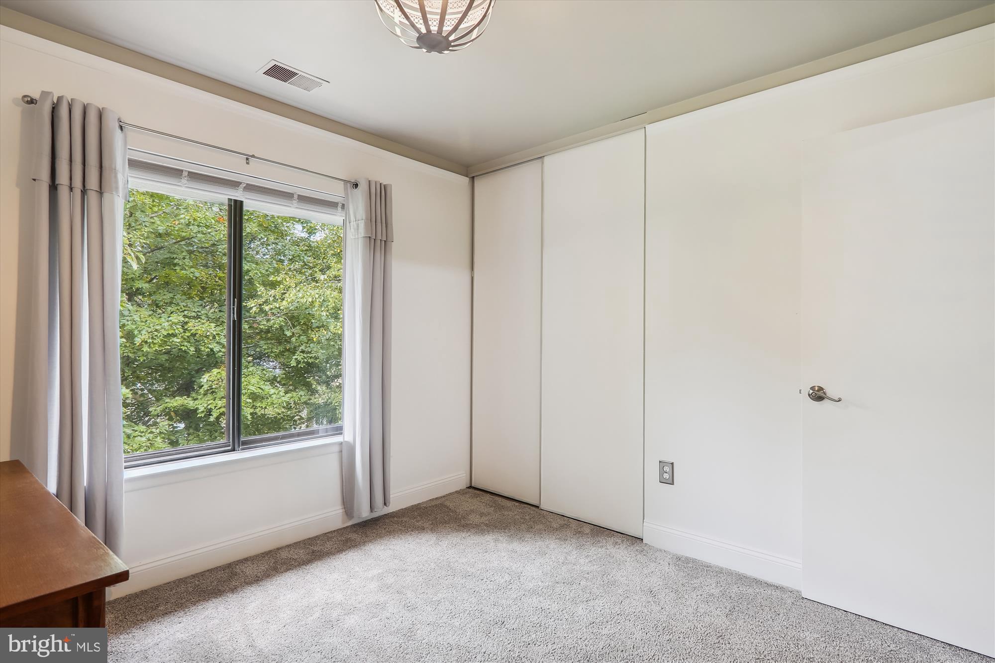 CHARLENE - Residential