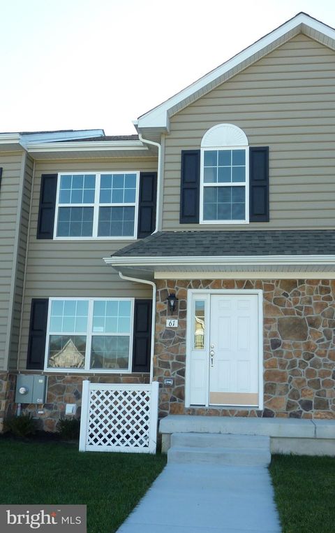 Townhouse For Sale - 61 Cotswood Court<br/> SMYRNA, DE 19977