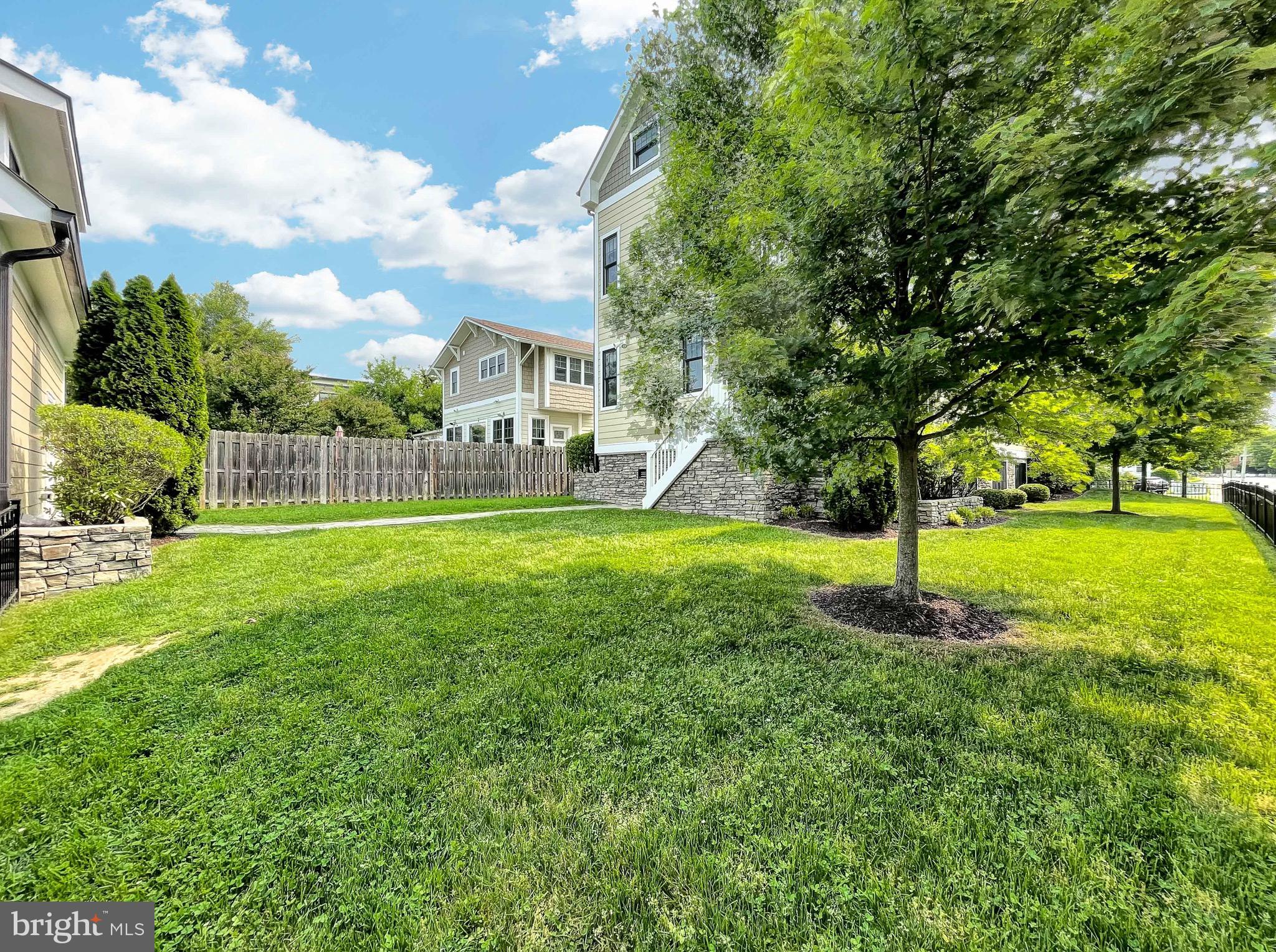 LYON PARK - Residential