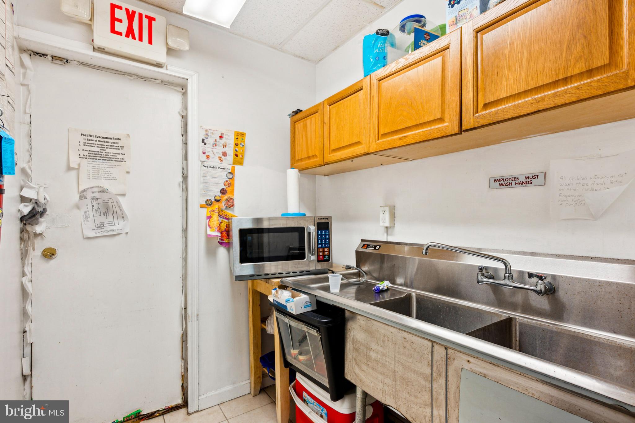 7221 W PASSYUNK AVENUE