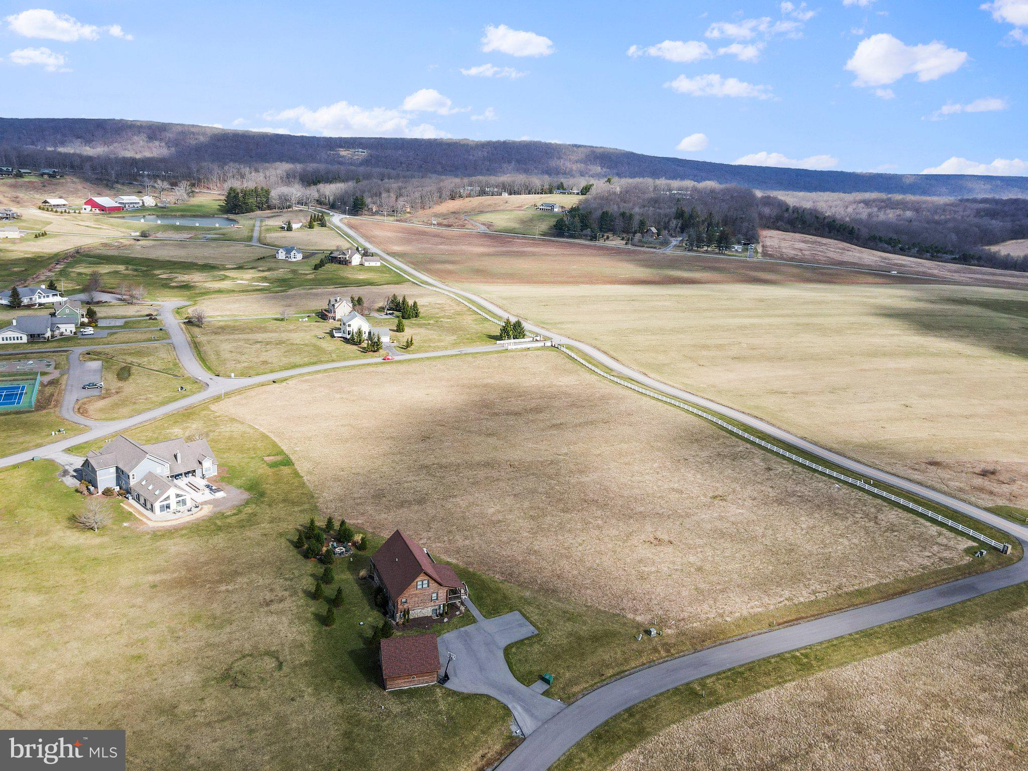 WATERFRONT GREENS - Land