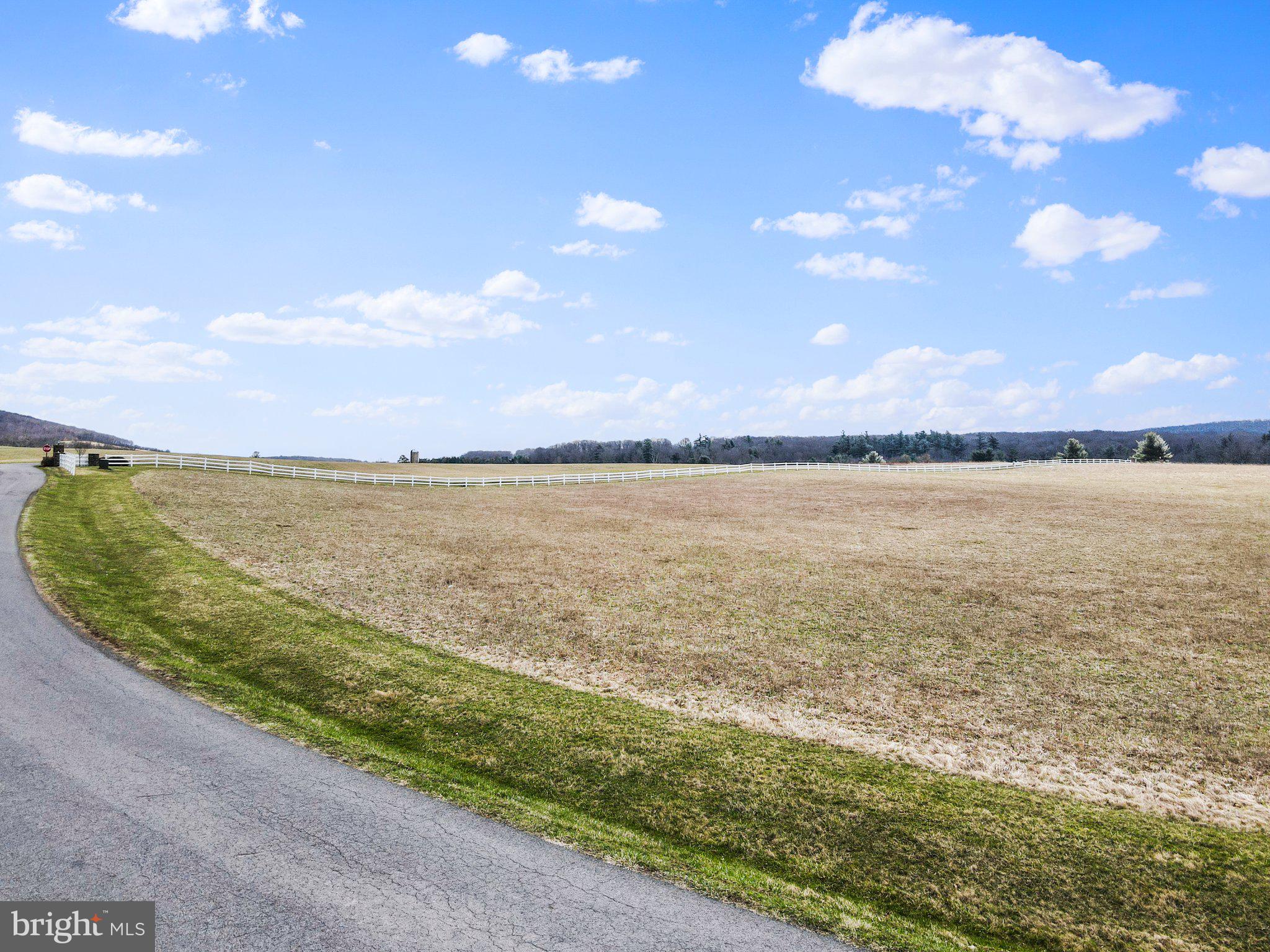 WATERFRONT GREENS - Land